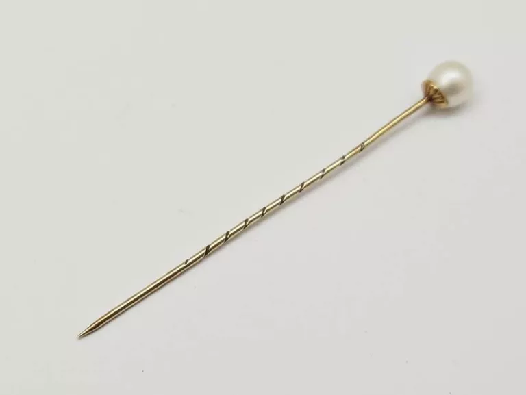 ZŁOTA SZPILKA Z PEREŁKĄ 1,53G. P.585