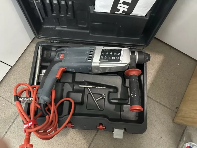 MŁOTOWIERTARKA GRAPHITE SDS PLUS 900 W 58G528 WALIZKA