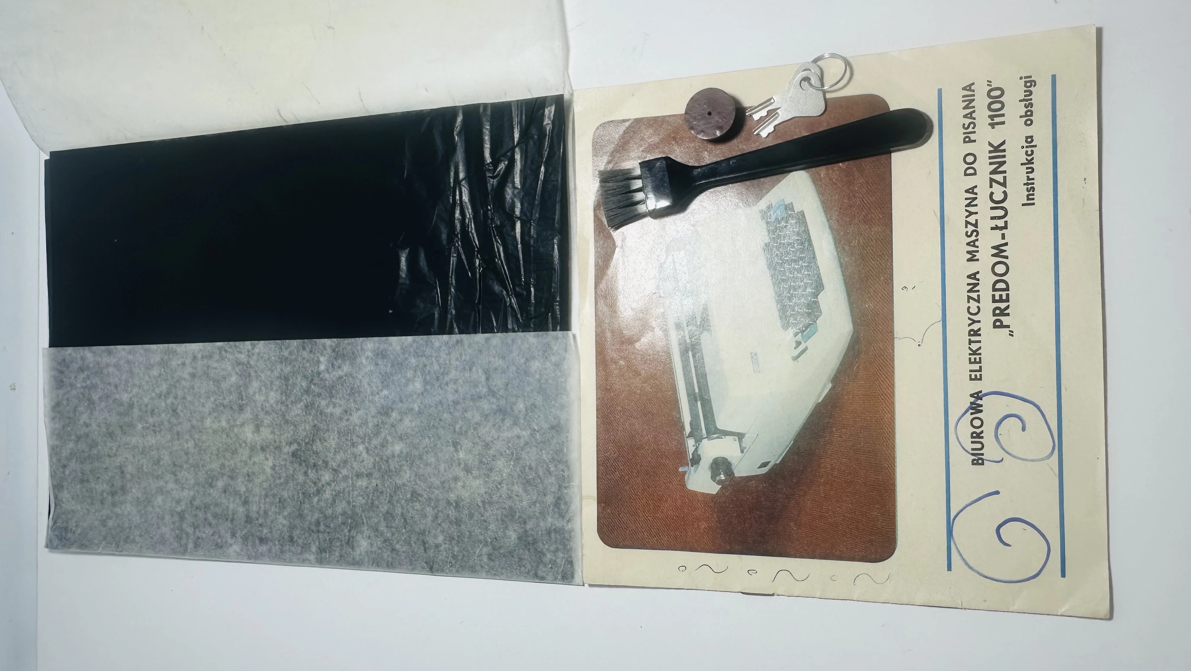 maszyna-do-pisania-prl-lucznik-1303-instrukcja-kalki-walizka-okazja-oryginalnosc-249283-1148427