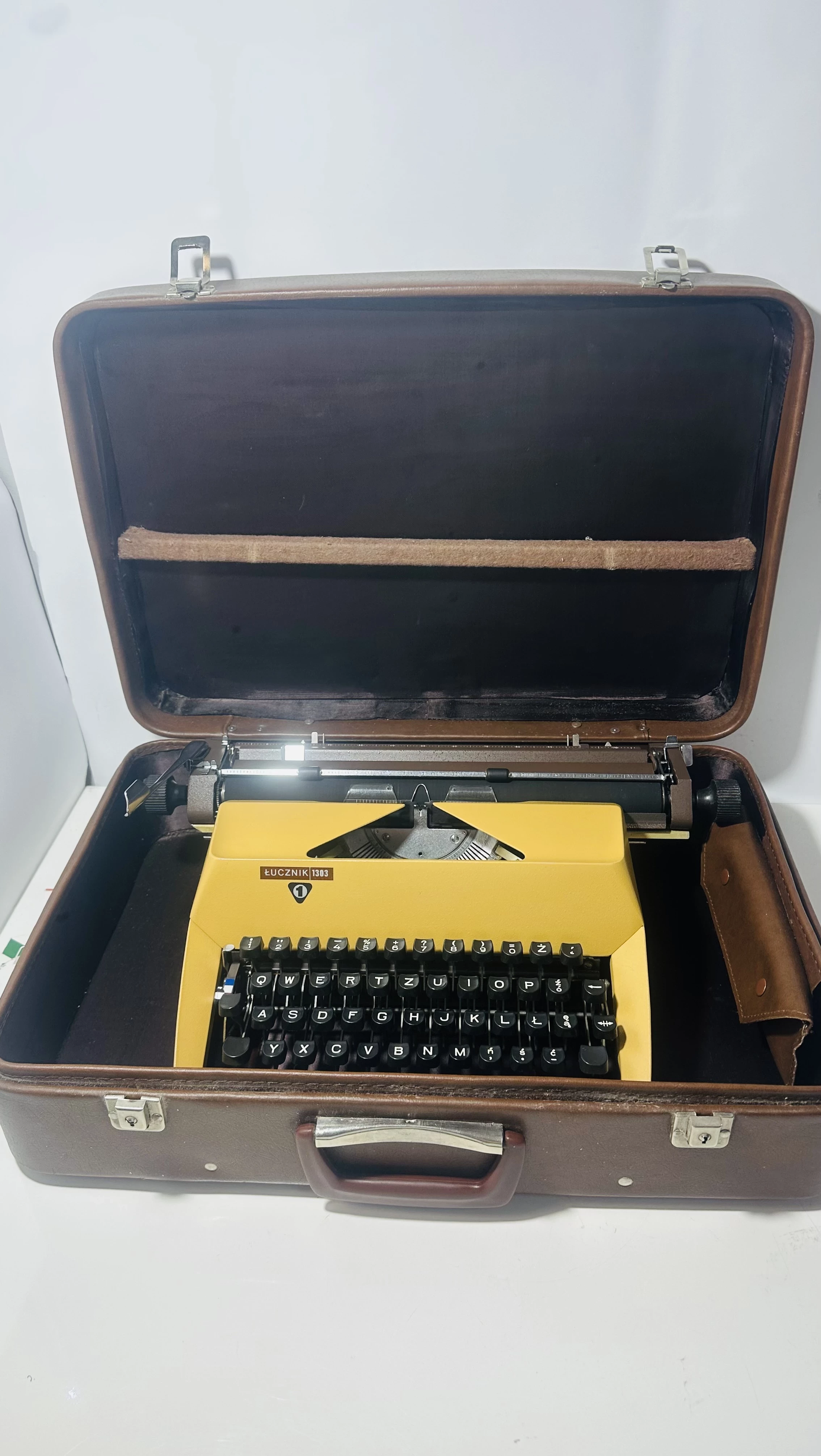 maszyna-do-pisania-prl-lucznik-1303-instrukcja-kalki-walizka-okazja-armii-krajowej-38-tczew
