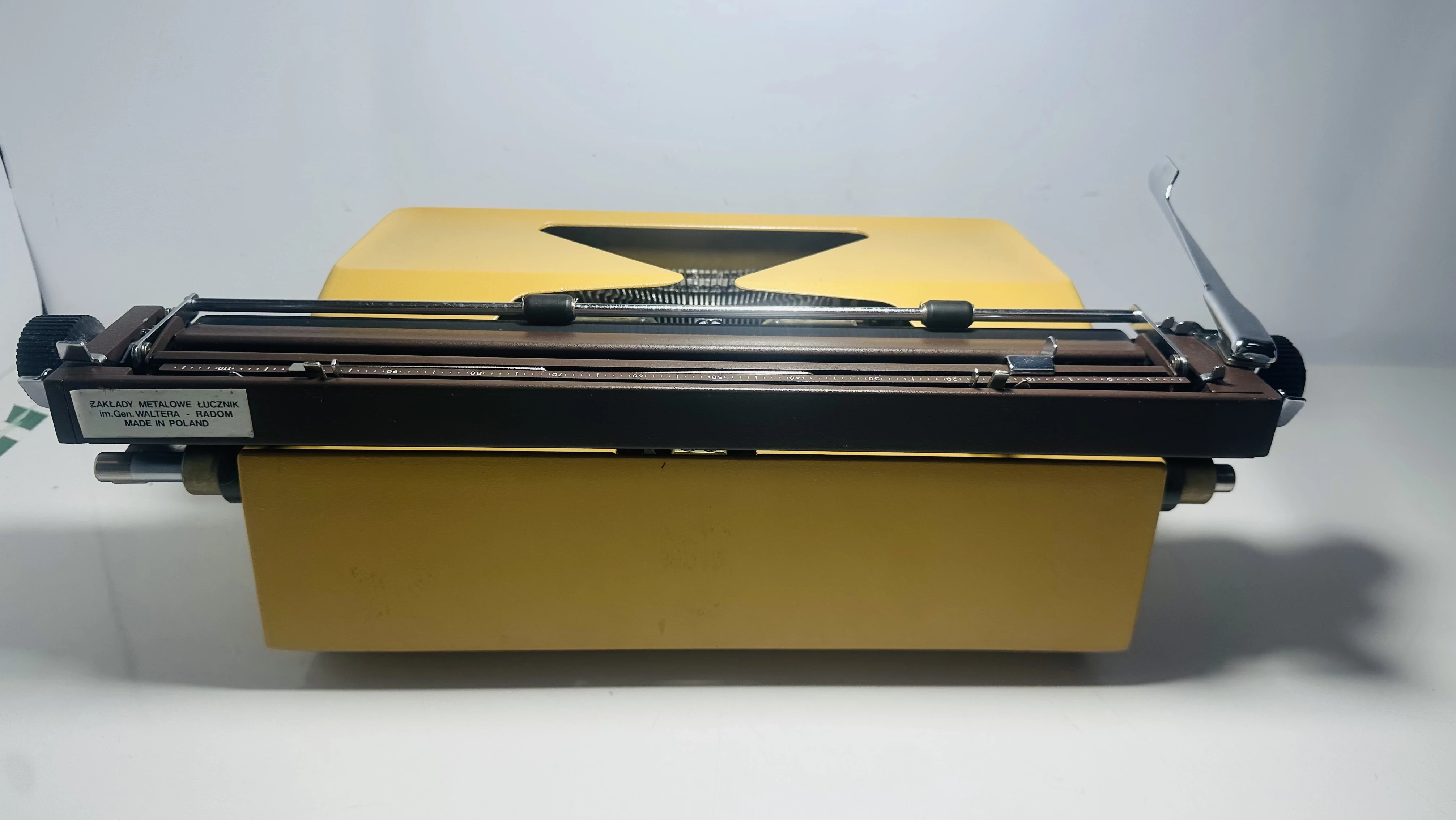 maszyna-do-pisania-prl-lucznik-1303-instrukcja-kalki-walizka-okazja-datowanie-249317-1152285