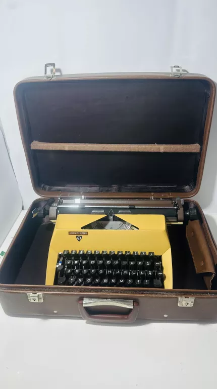 maszyna-do-pisania-prl-lucznik-1303-instrukcja-kalki-walizka-okazja-armii-krajowej-38-tczew