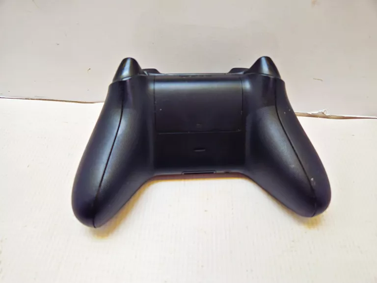 pad-xbox-one-model-1914-czarny-marka-248811-958954