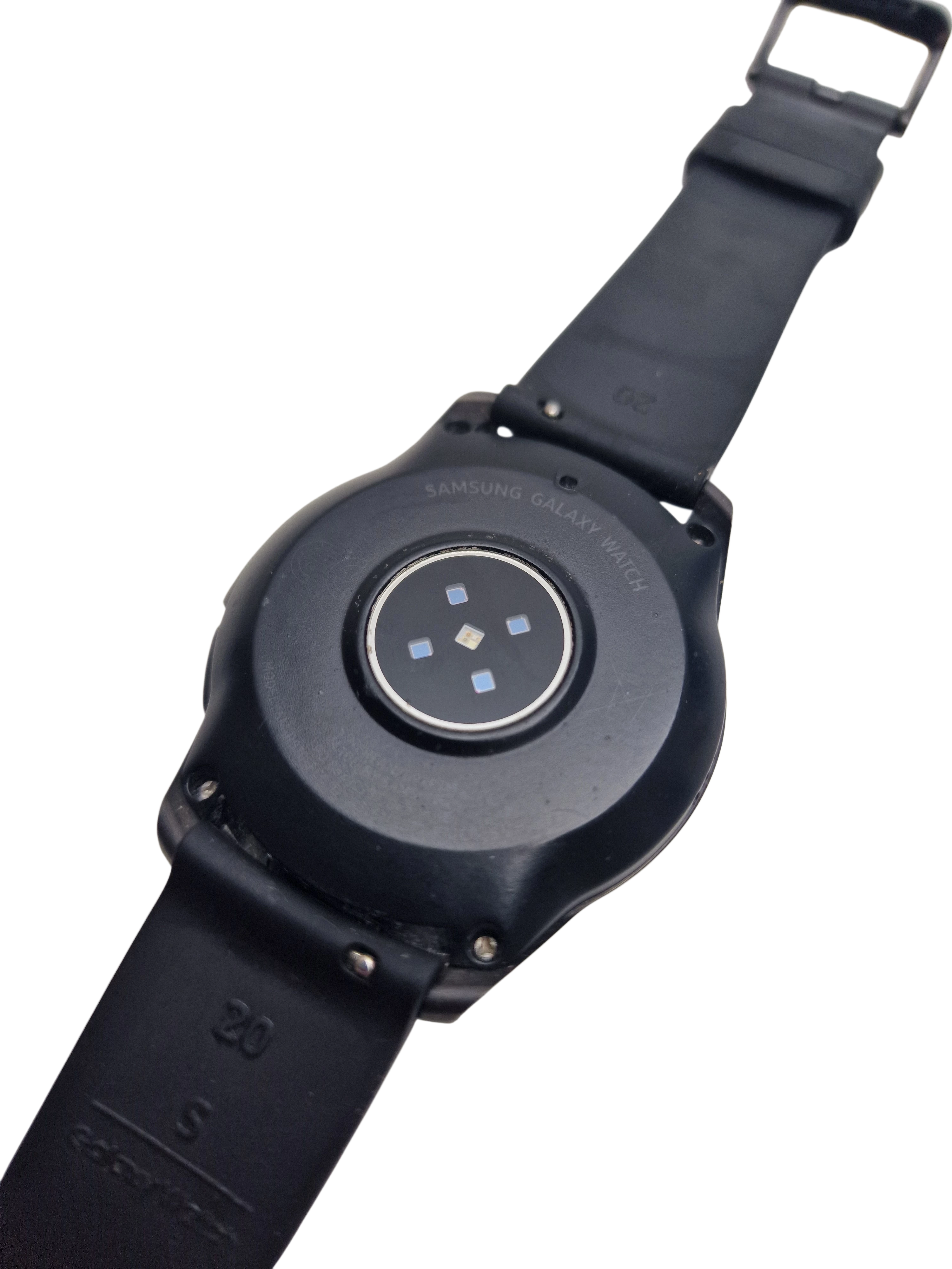 samsung-galaxy-watch-1-z-ladowarka-sm-r810-ean-gtin-8801643404444