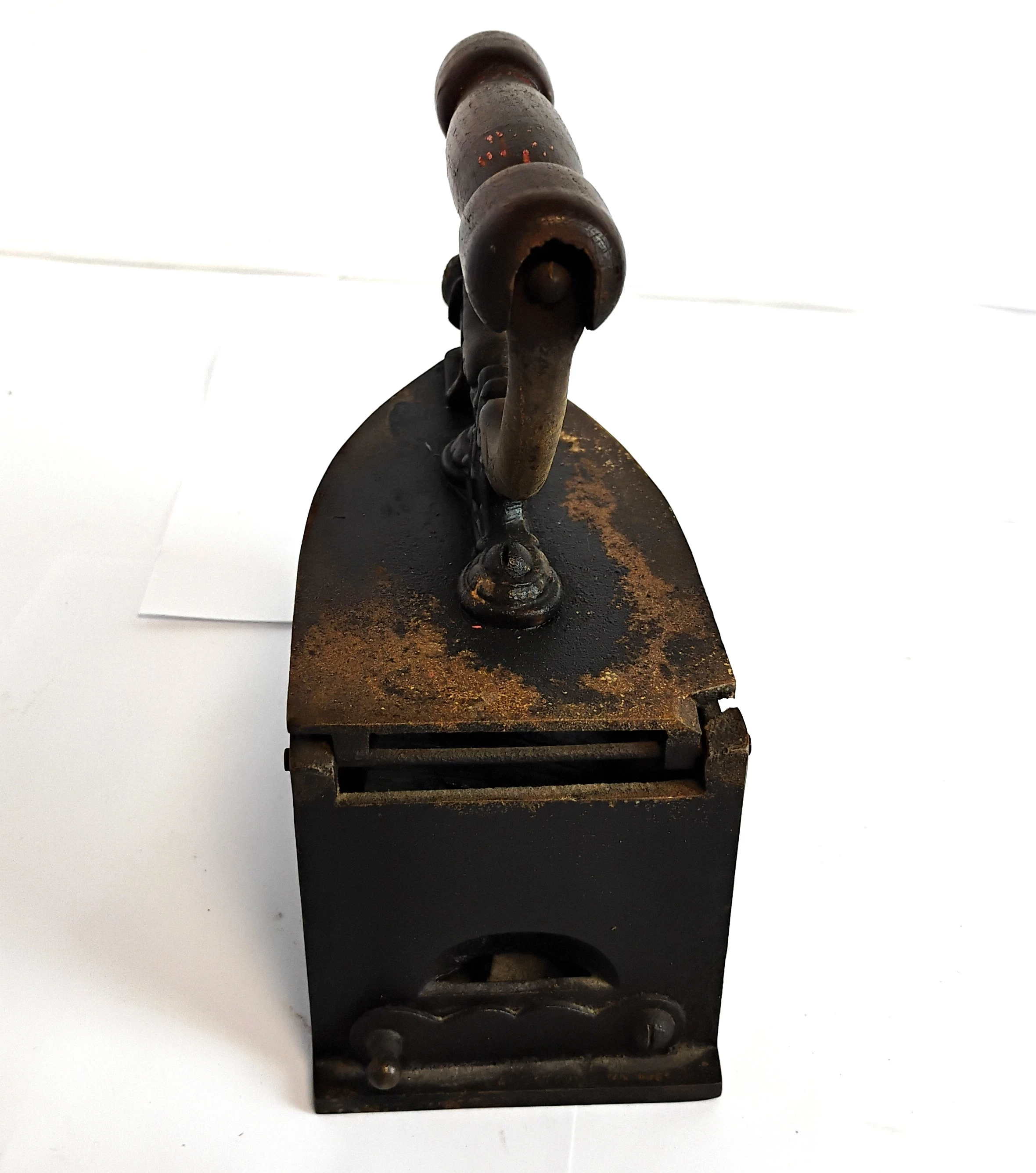 stare-zeliwne-zelazko-na-wegiel-drzewny-stan-11323-253798