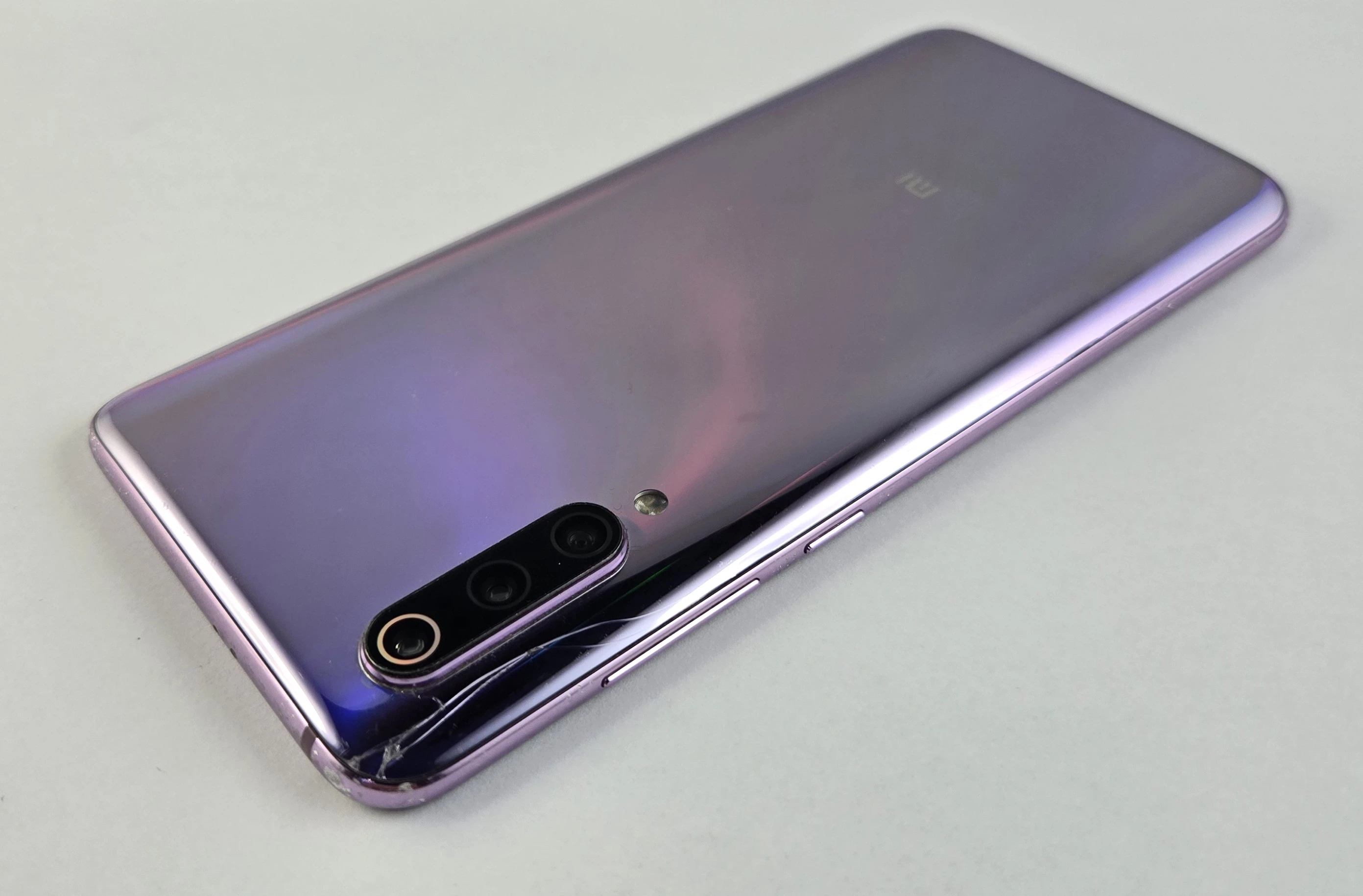 telefon-xiaomi-mi-9-664gb-zbity-tyl-wbudowana-pamiec-202869-214193