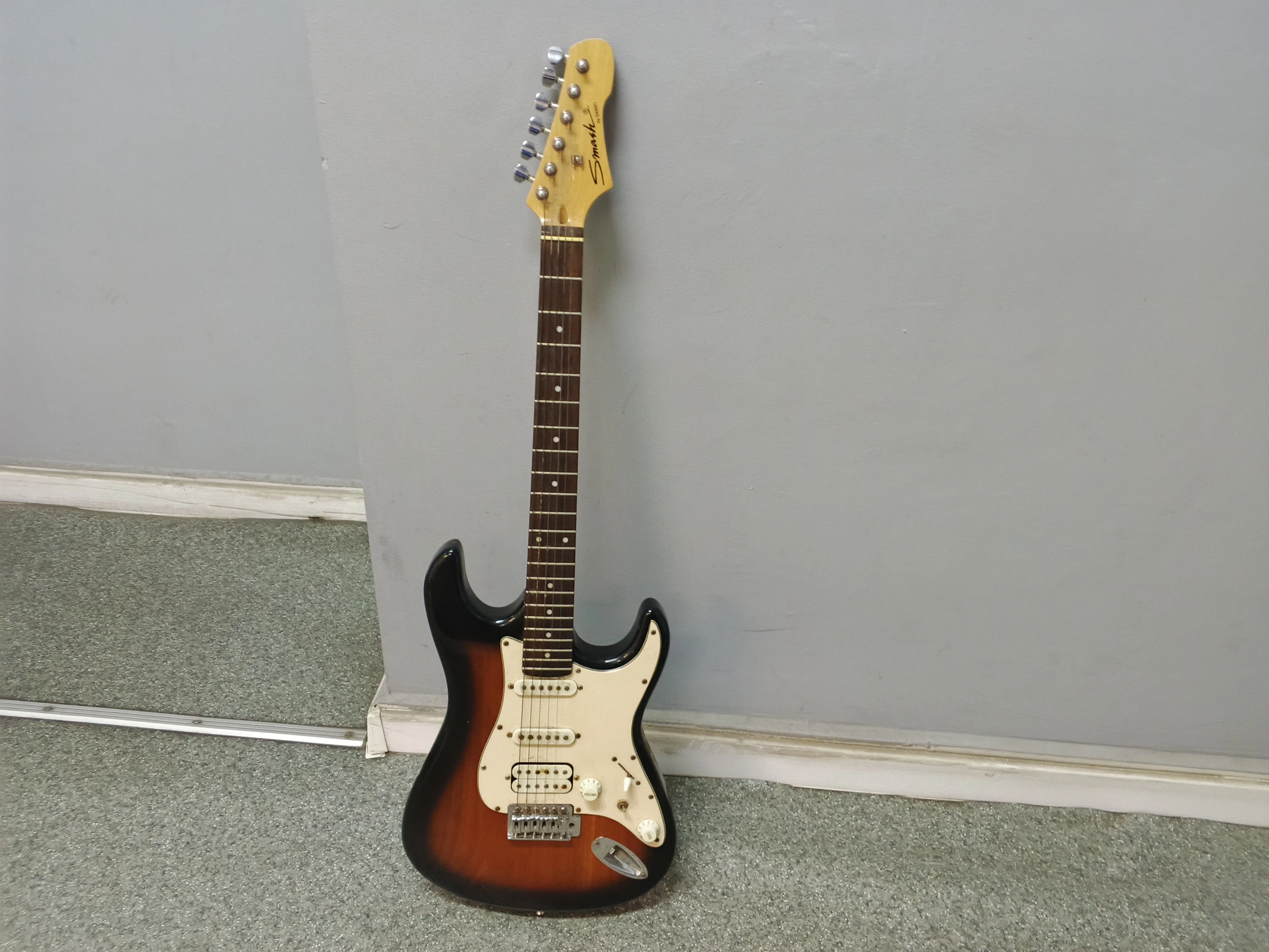 gitara-elektryczna-smash-by-swing-jagiellonska-14-sanok-tsc2-spj