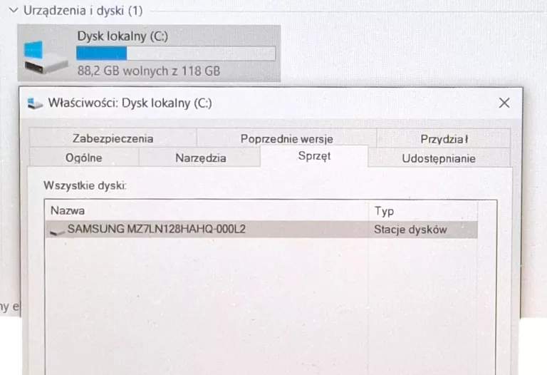 laptop-lenovo-ideapad-330-15ikb-81de-i3-23-ghz-4128-gb-kod-producenta-330-15ikb