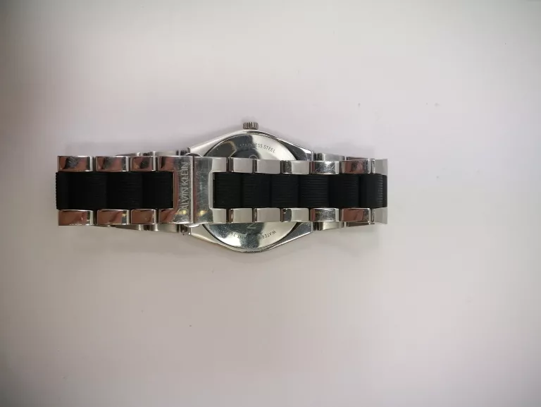 zegarek-calvin-klein-xe078489-ksztalt-koperty-129223-2