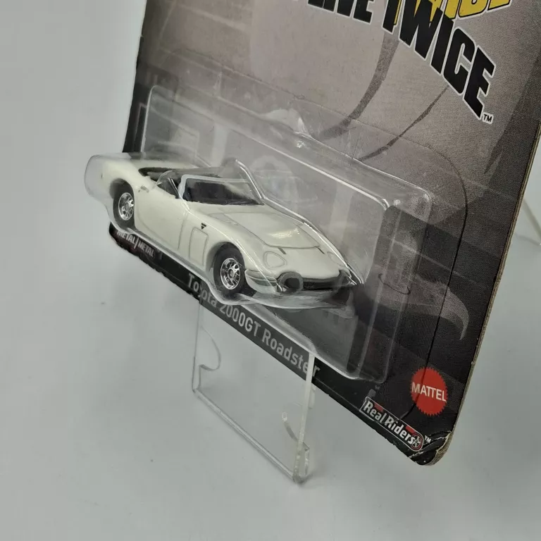 samochodzik-hot-wheels-007-2000gt-stan-11323-2