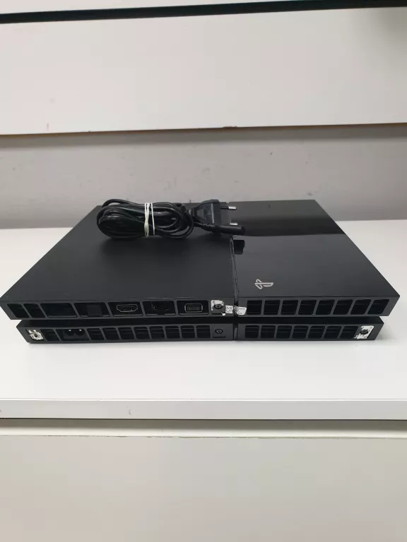 konsola-ps4-500gb-bez-pada-z-zasilaczem-kod-producenta-cuh-1004a