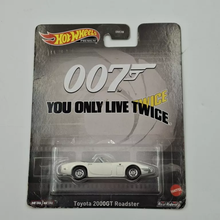 samochodzik-hot-wheels-007-2000gt-skala-250360-1887269
