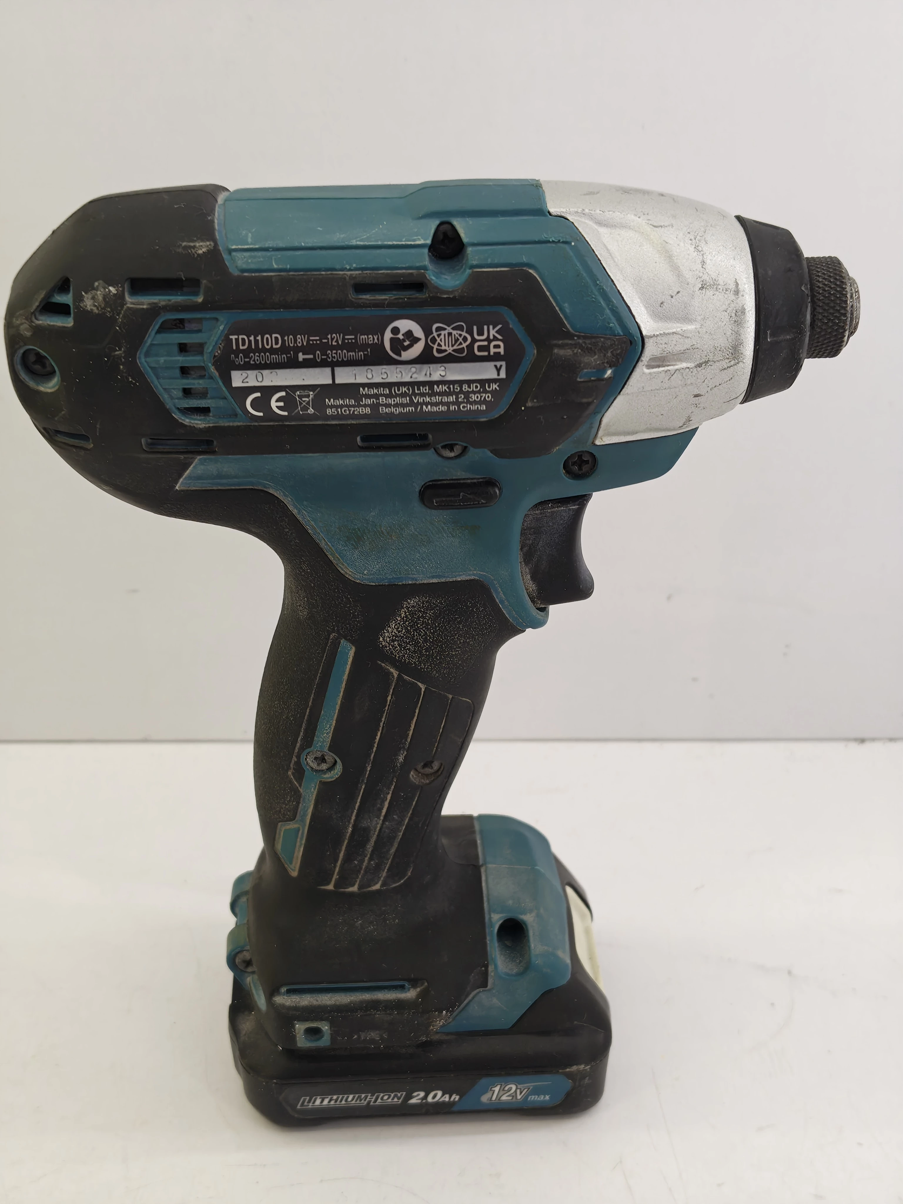 zestaw-makita-clx224saj-2-wkretarki-2x-aku-lad-walizka-waga-produktu-z-opakowaniem-jednostkowym-4450