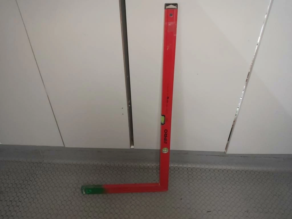 katownik-pro600-katownica-czerwona-pion-poziom-50x100-cm-slowackiego-17-katowice