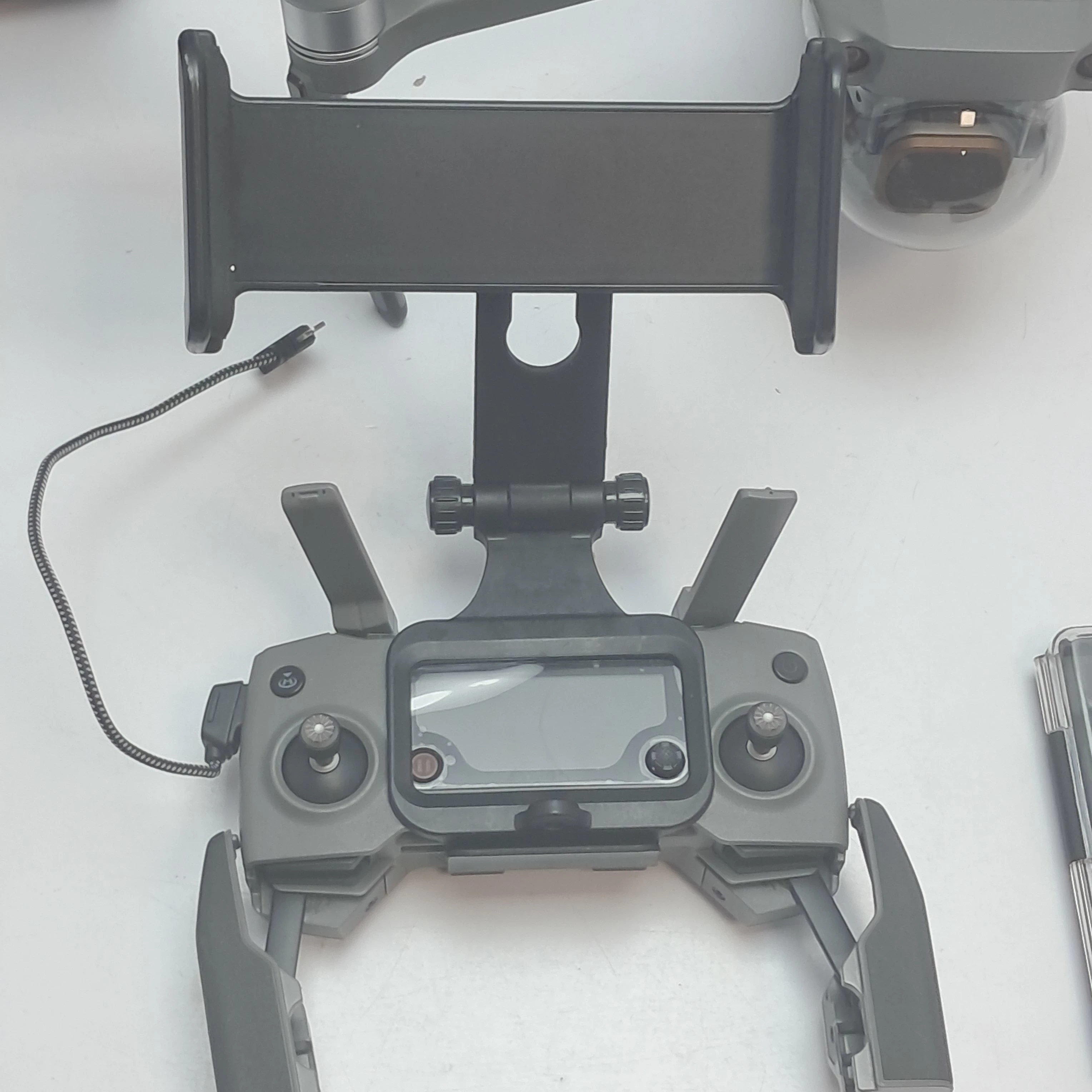 dron-dji-mavic-2-pro-3x-aku-stan-11323-2