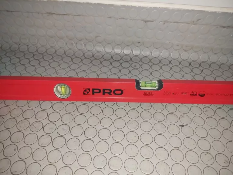 katownik-pro600-katownica-czerwona-pion-poziom-50x100-cm-dlugosc-mm-100000