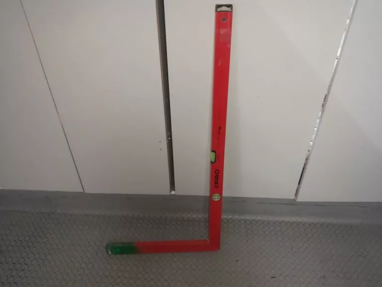 katownik-pro600-katownica-czerwona-pion-poziom-50x100-cm-slowackiego-17-katowice