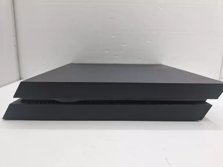konsola-ps4-1tb-pad-okablowanie-kolor-249512-1647413
