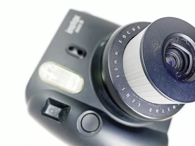 aparat-natychmiastowy-fujifilm-instax-mini-8-zasilanie-234321-380649