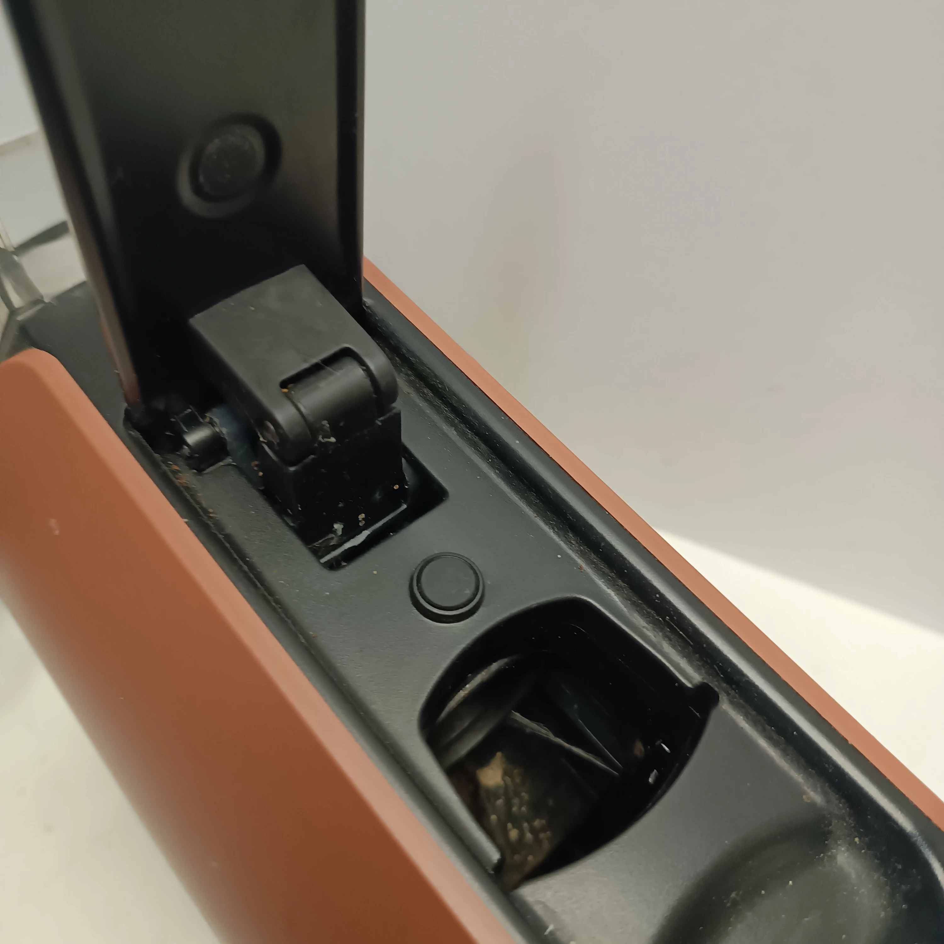 ekspres-kapsulkowy-tchibo-cafissimo-easy-rozowy-moc-125000