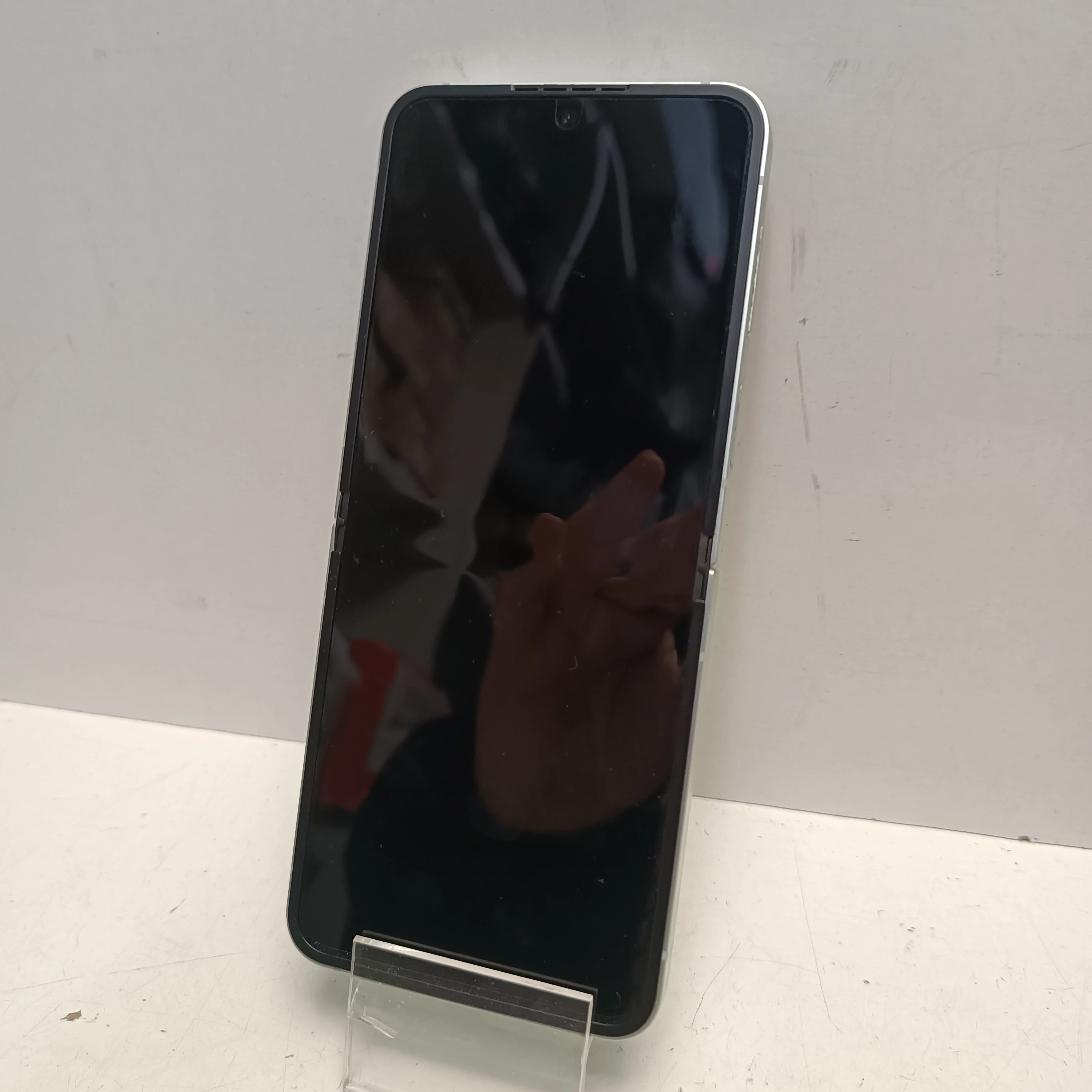 telefon-samsung-galaxy-z-flip-6-12512-gb-przekatna-ekranu-670