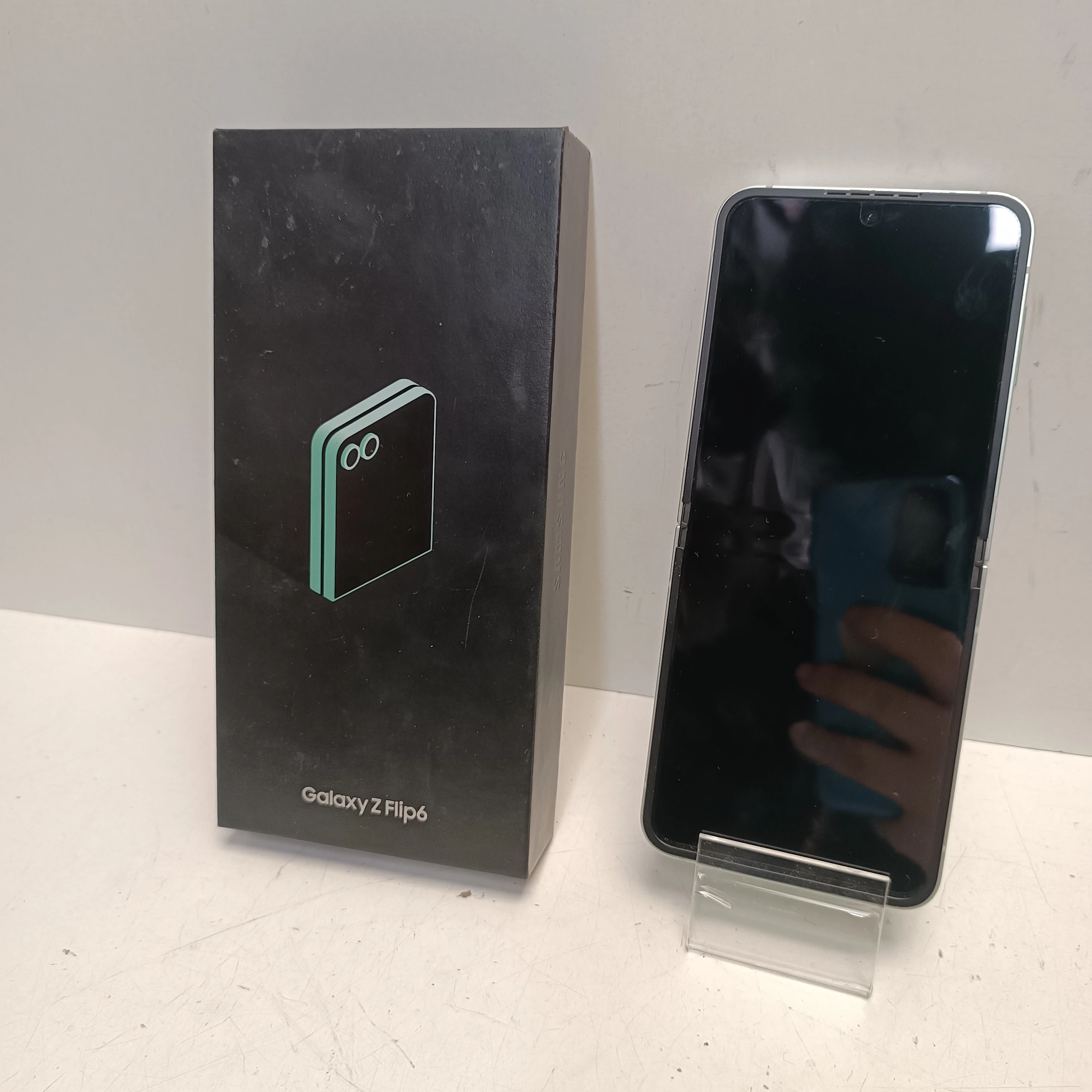 telefon-samsung-galaxy-z-flip-6-12512-gb-kod-producenta-sm-f741blbheue