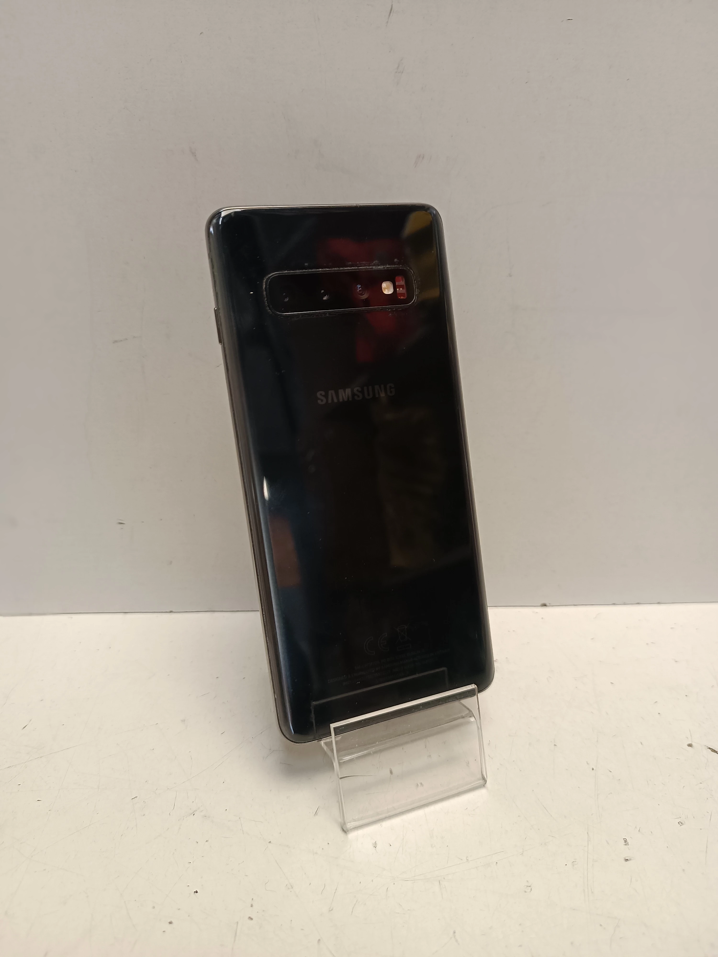 telefon-samsung-galaxy-s10-4128gb-przekatna-ekranu-610