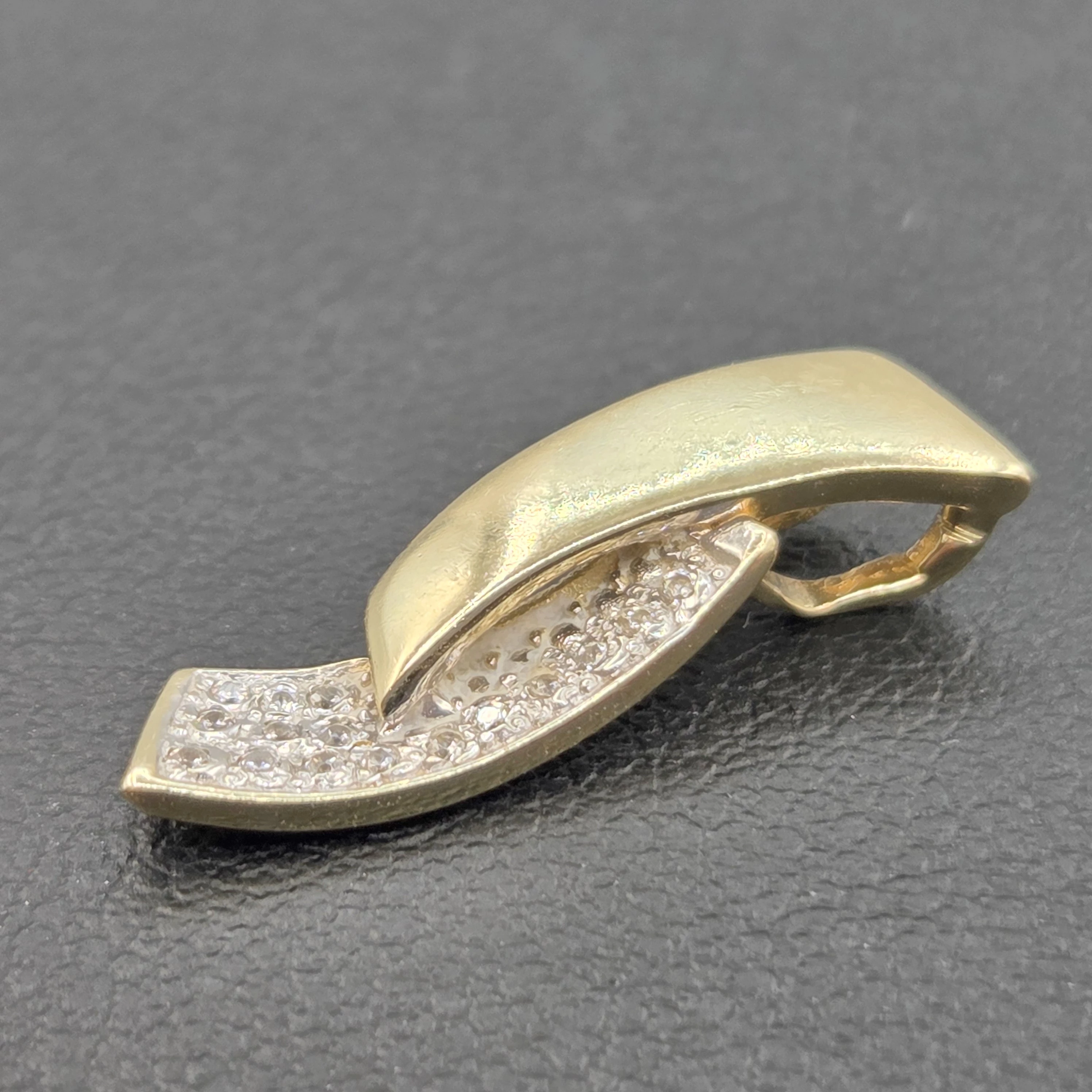 zlota-zawieszka-cyrkonie-333-120g-kolor-249512-1647429