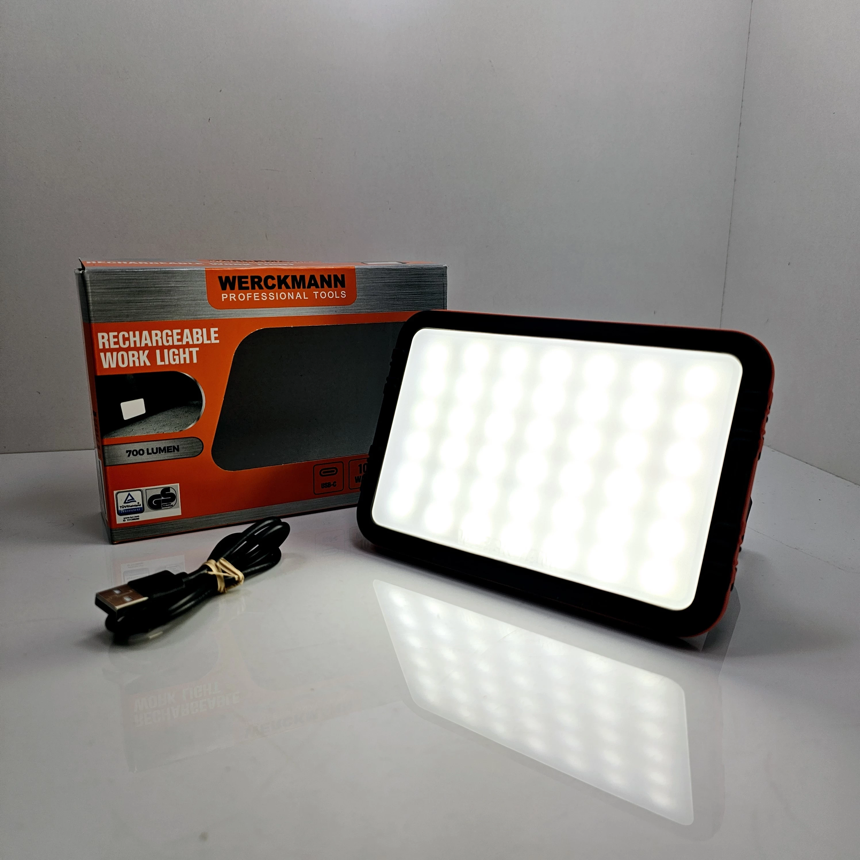 reflektor-roboczy-led-werckmann-700-lm-10w-398524-ean-gtin-8718964200696