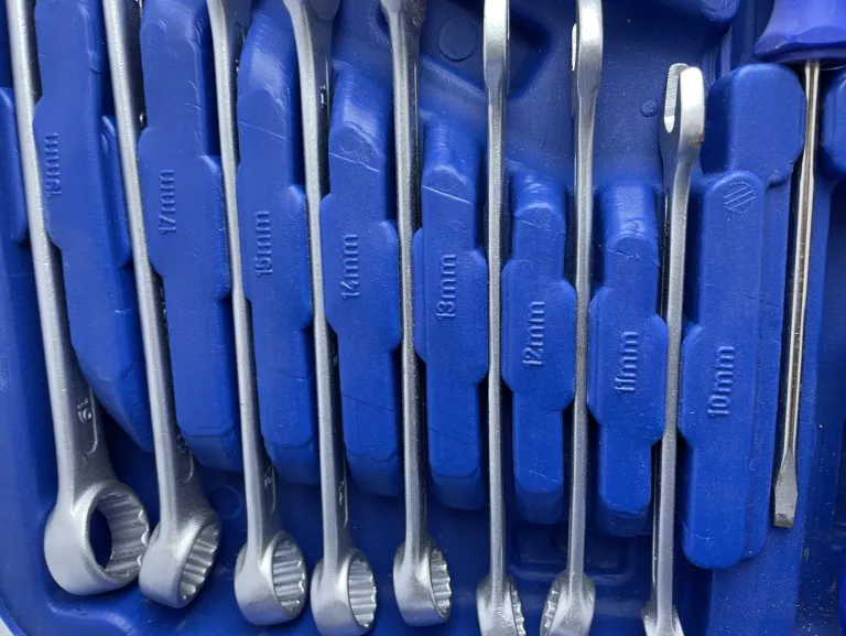 zestaw-narzedzi-recznych-lux-54-czesci-stan-11323-2