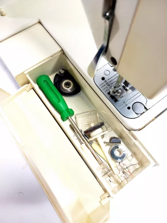 maszyna-do-szycia-lucznik-878-stopa-i-pokrowiec-funkcje-szycia-204065-16384