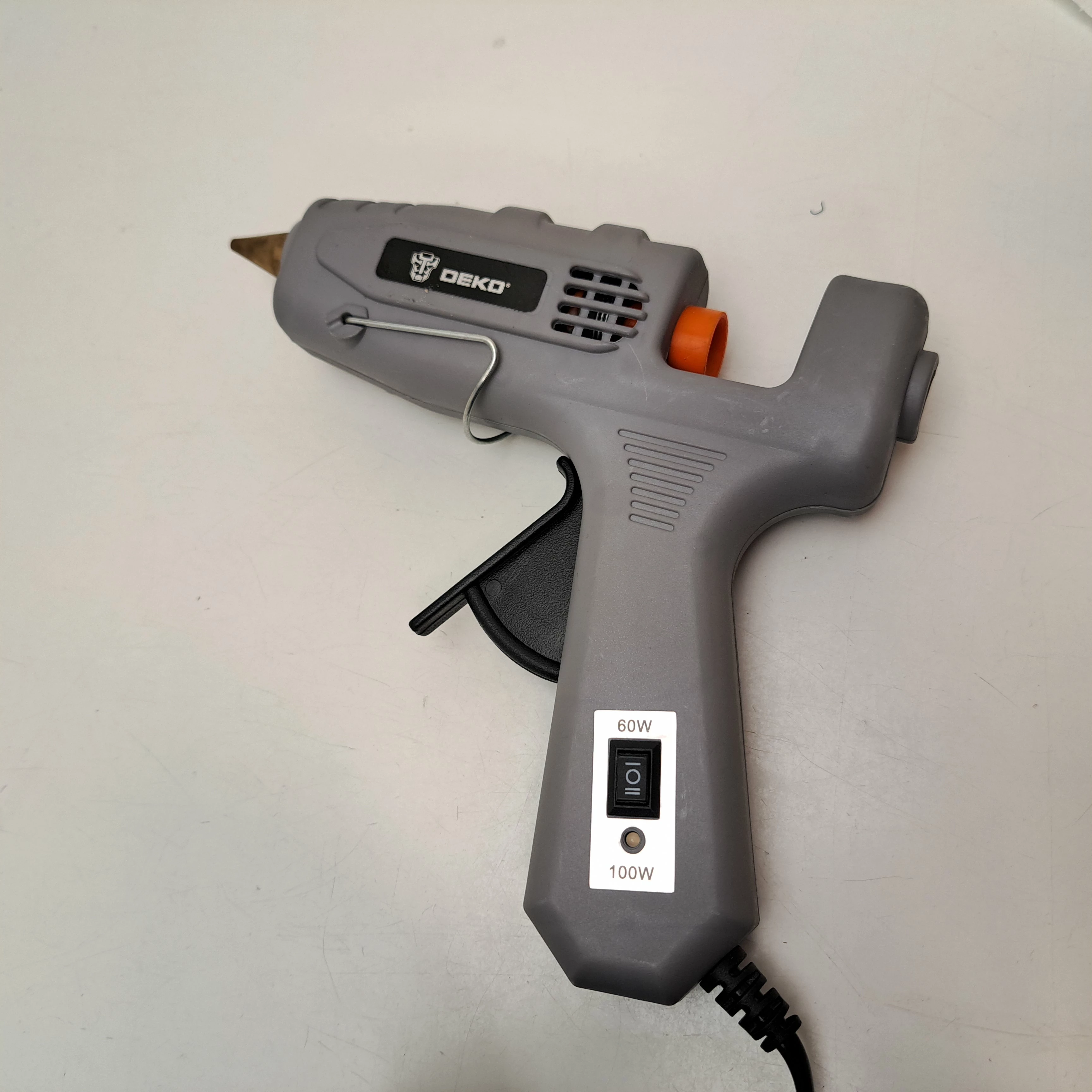 pistolet-na-goracy-klej-stan-11323-2