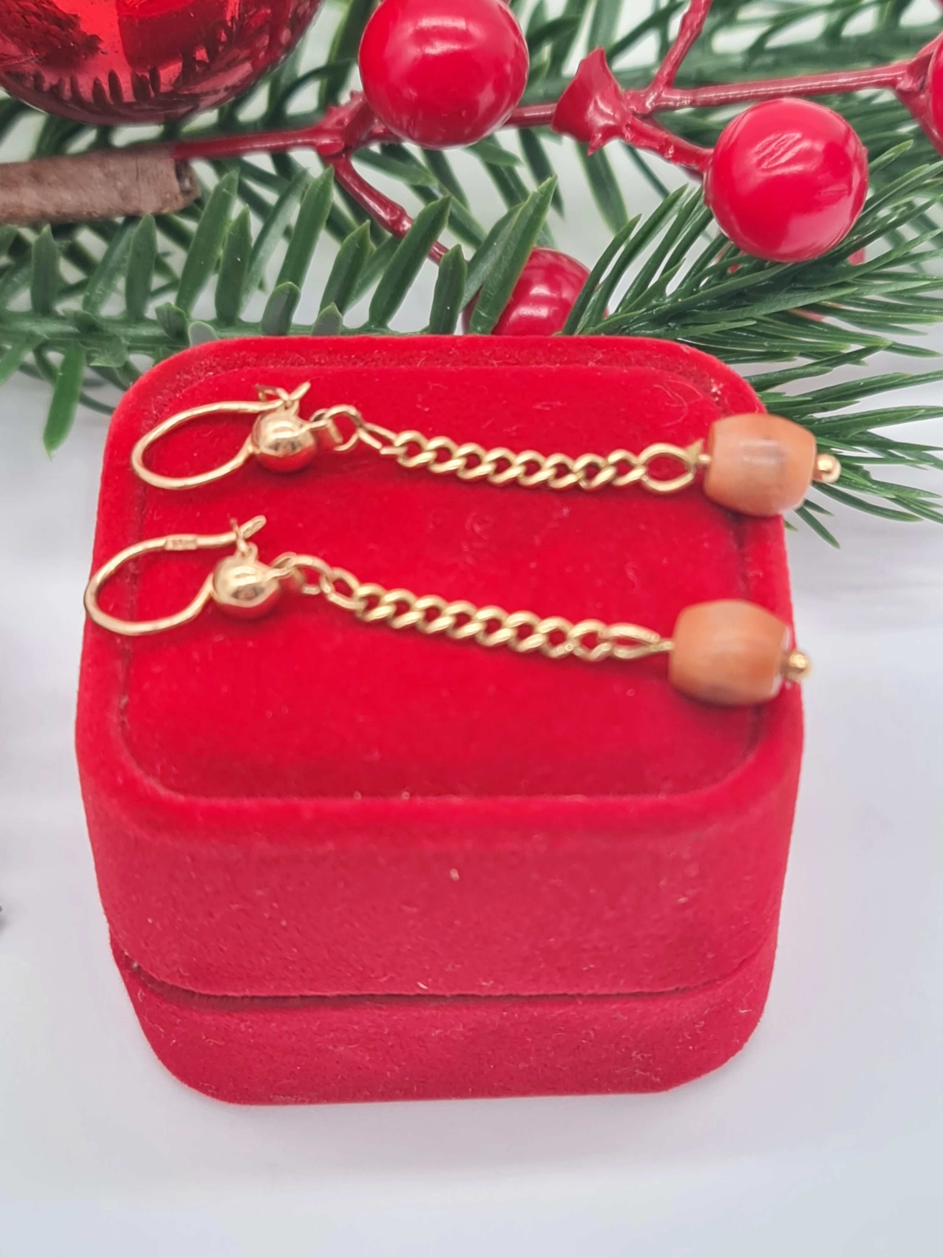 zlote-kolczyki-z-koralem-583-37g-ean-gtin-0060374697381