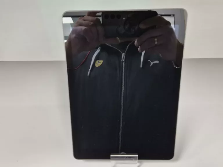 tablet-ipad-5-gen-32-gb-jozefczaka-4-bytom