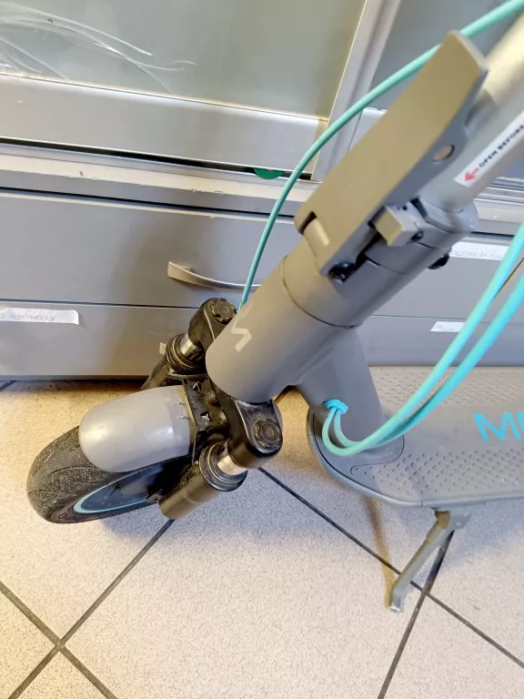 hulajnoga-elektryczna-motus-10-plus-2023-moc-silnika-50000