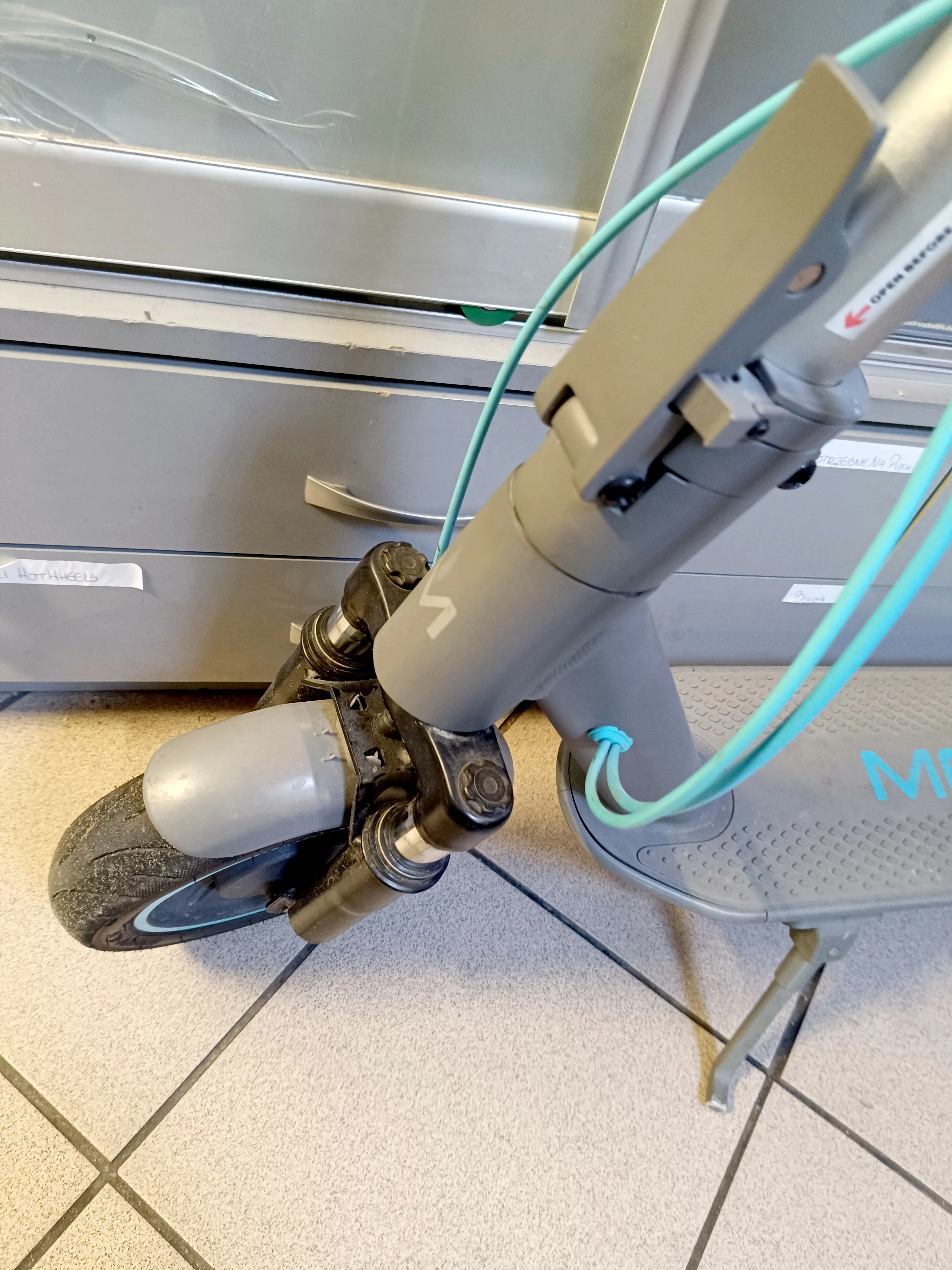 hulajnoga-elektryczna-motus-10-plus-2023-moc-silnika-50000