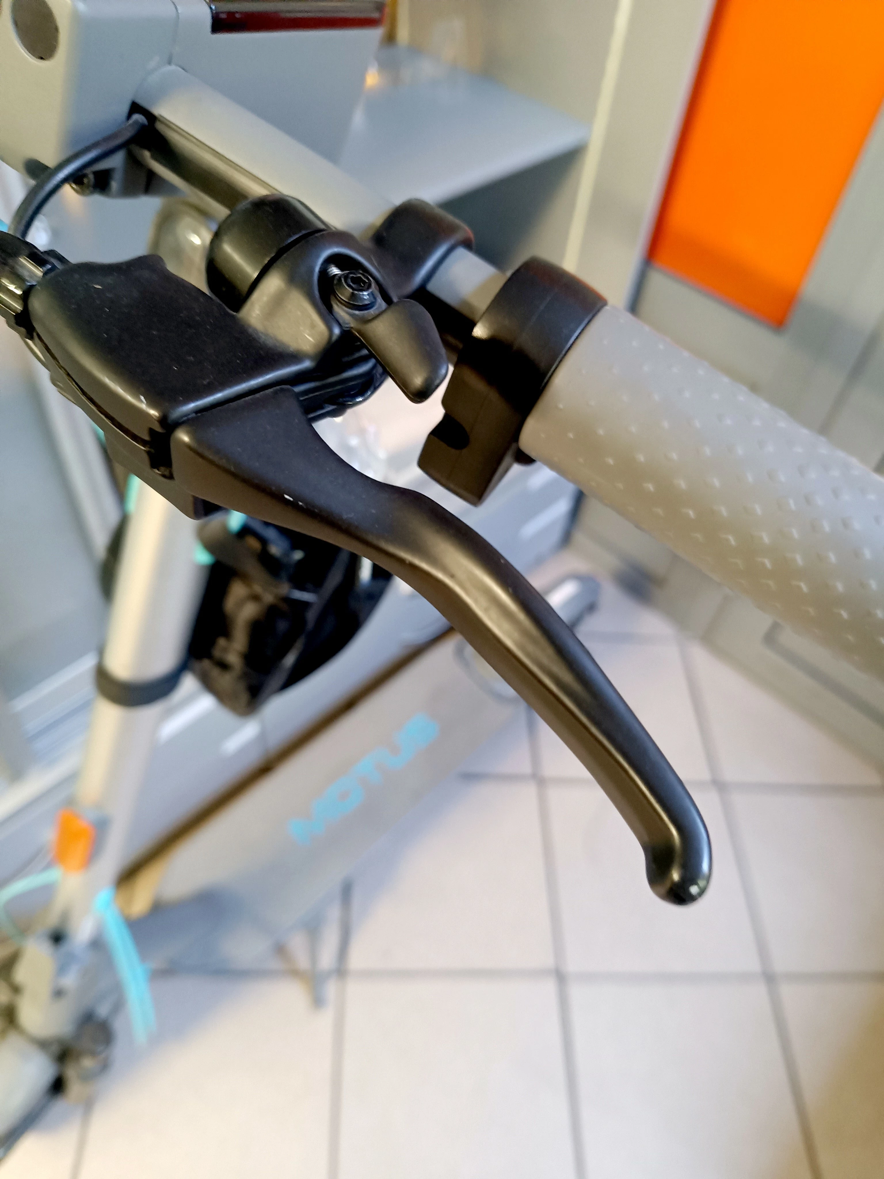 hulajnoga-elektryczna-motus-10-plus-2023-stan-11323-2