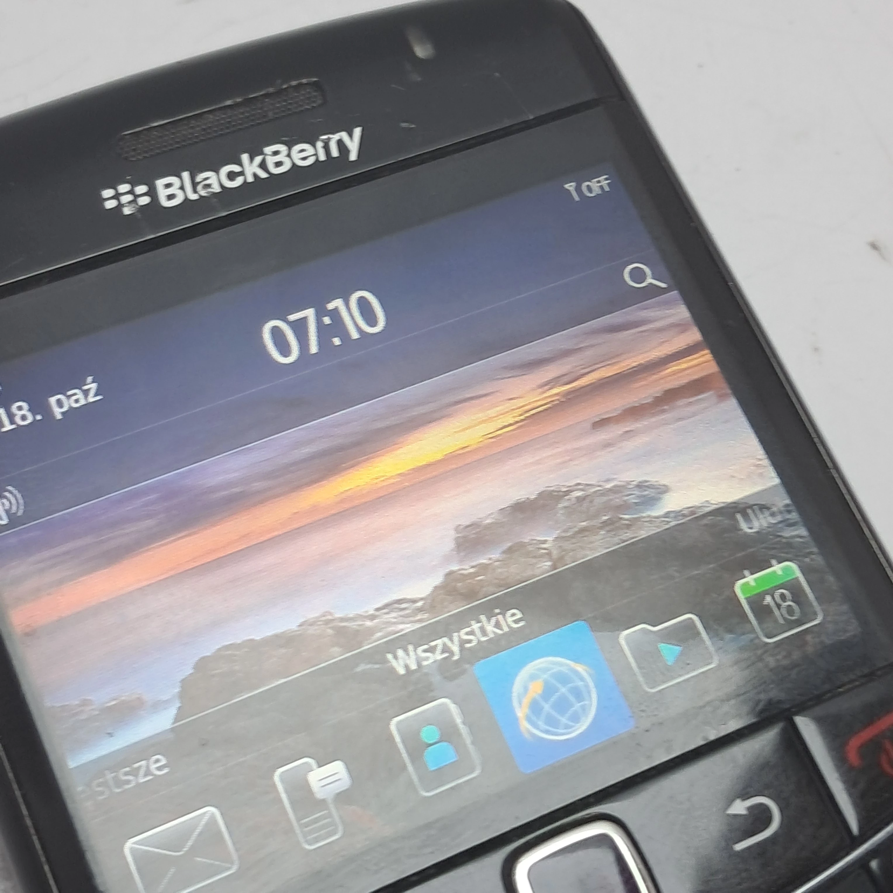 telefon-blackberry-9780-stan-11323-2