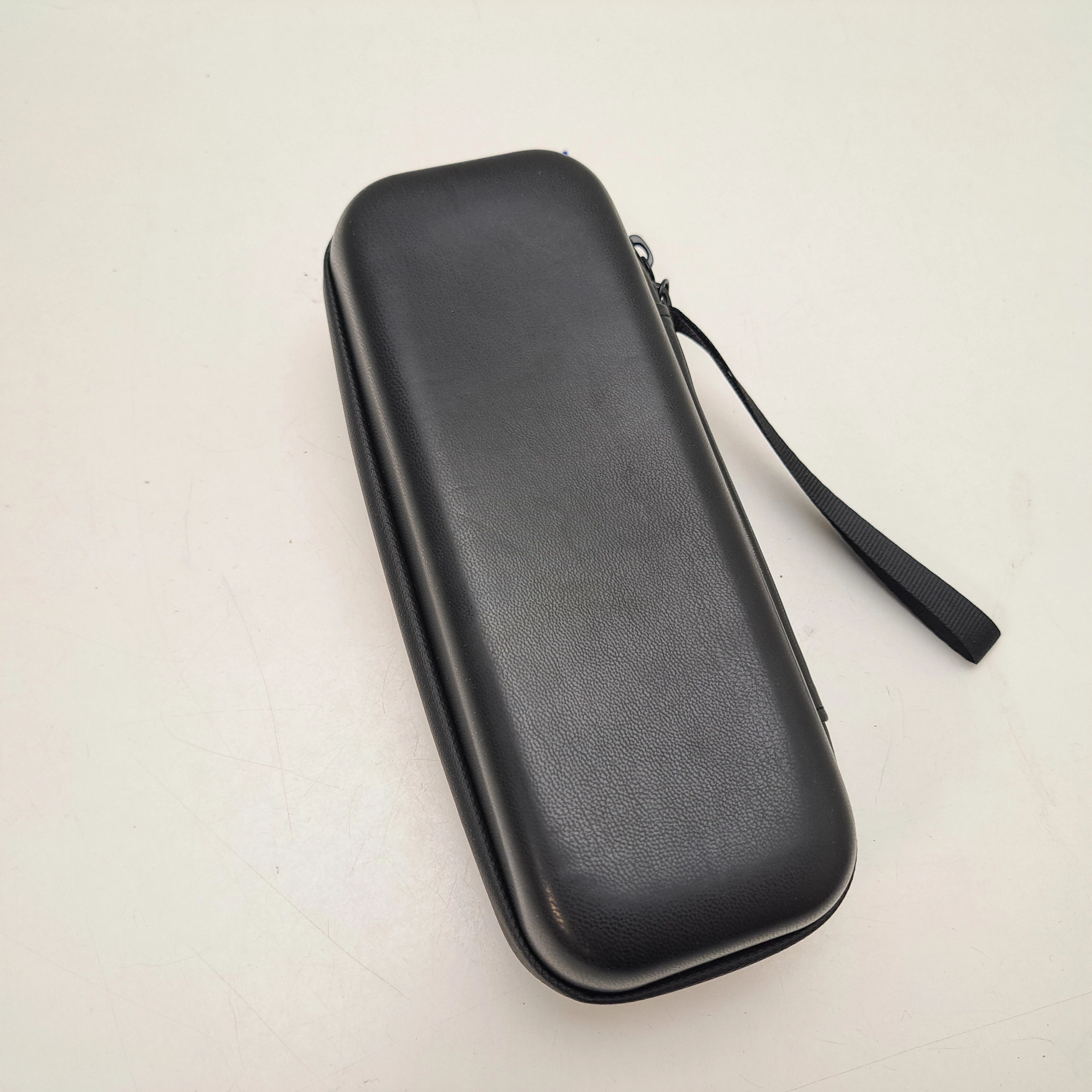 etui-termiczne-na-insuline-z-wewnetrznym-ppomiarem-temperatury-ean-gtin-675745847076