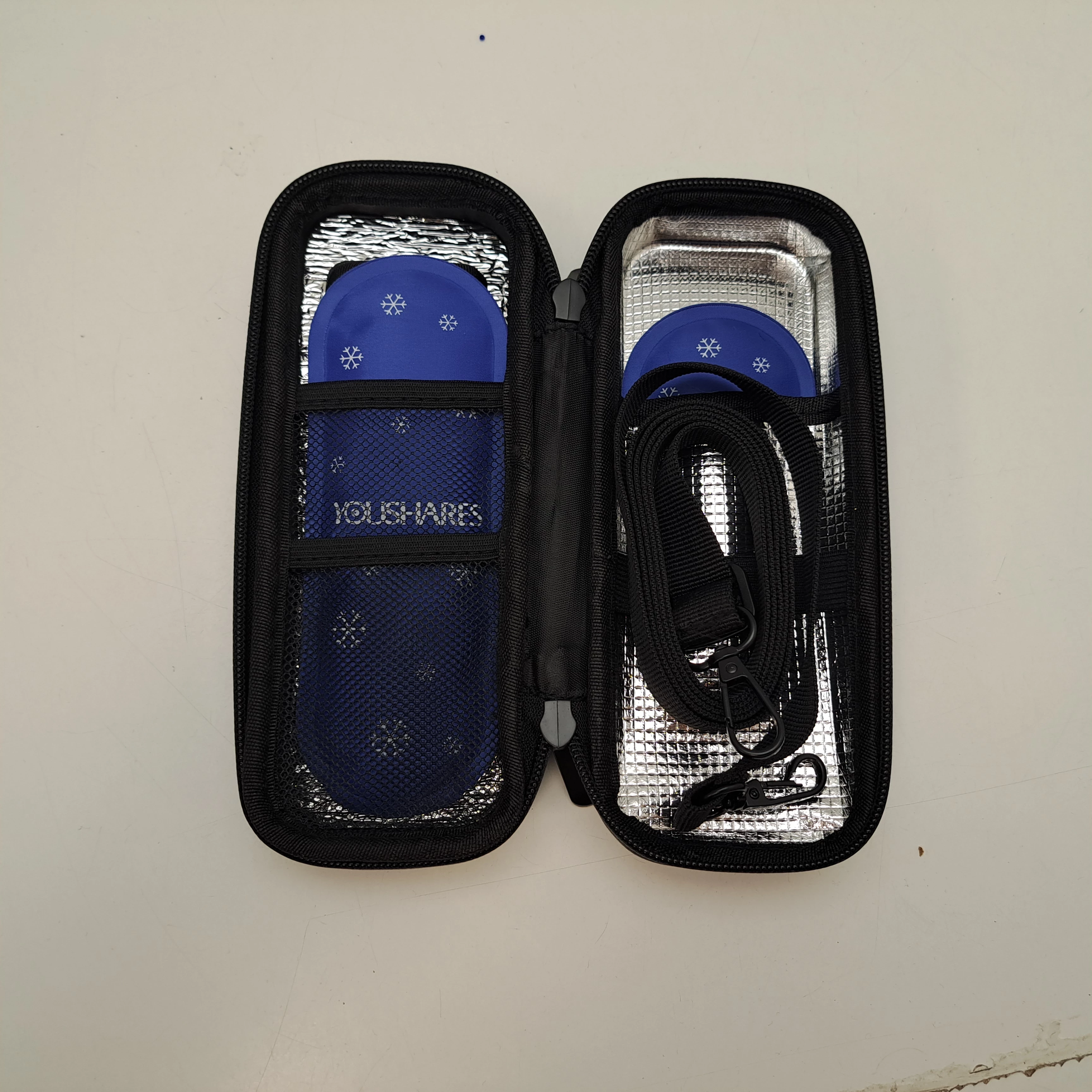 etui-termiczne-na-insuline-z-wewnetrznym-ppomiarem-temperatury-stan-11323-2