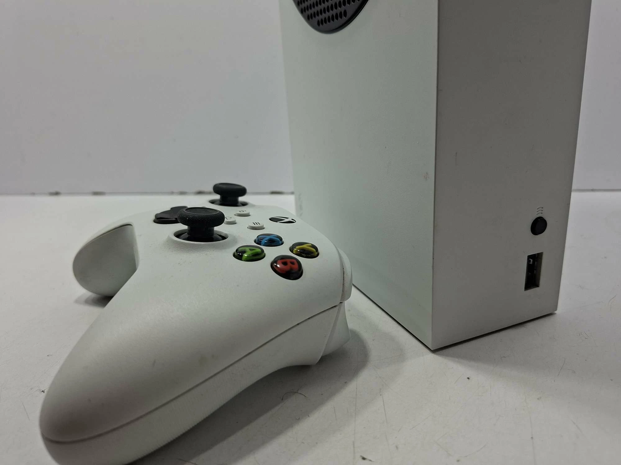 konsola-xbox-series-s-1-pad-kod-producenta-rrs-00034