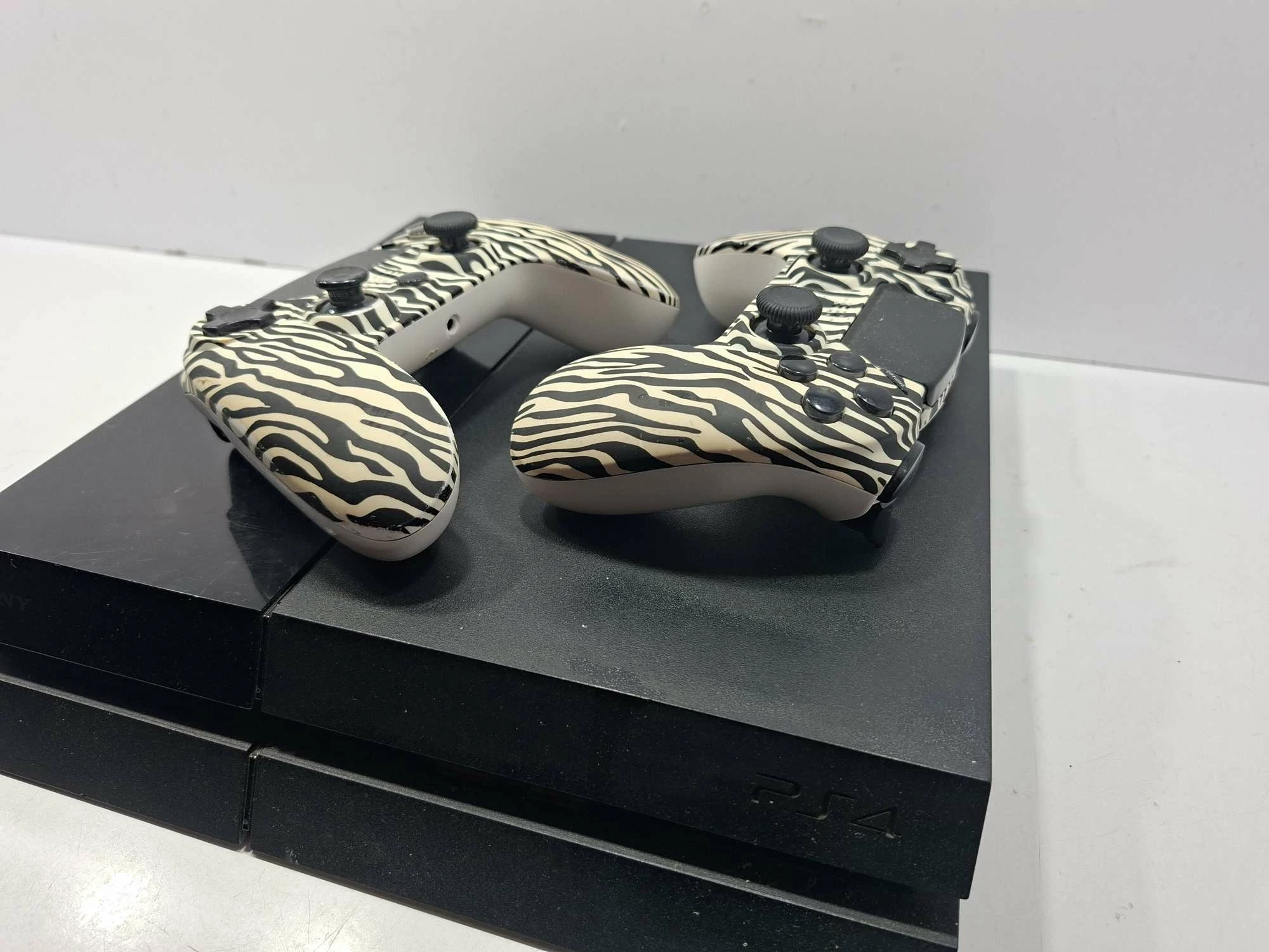 konsola-ps4-fat-2-x-pad-nie-org-stan-11323-2