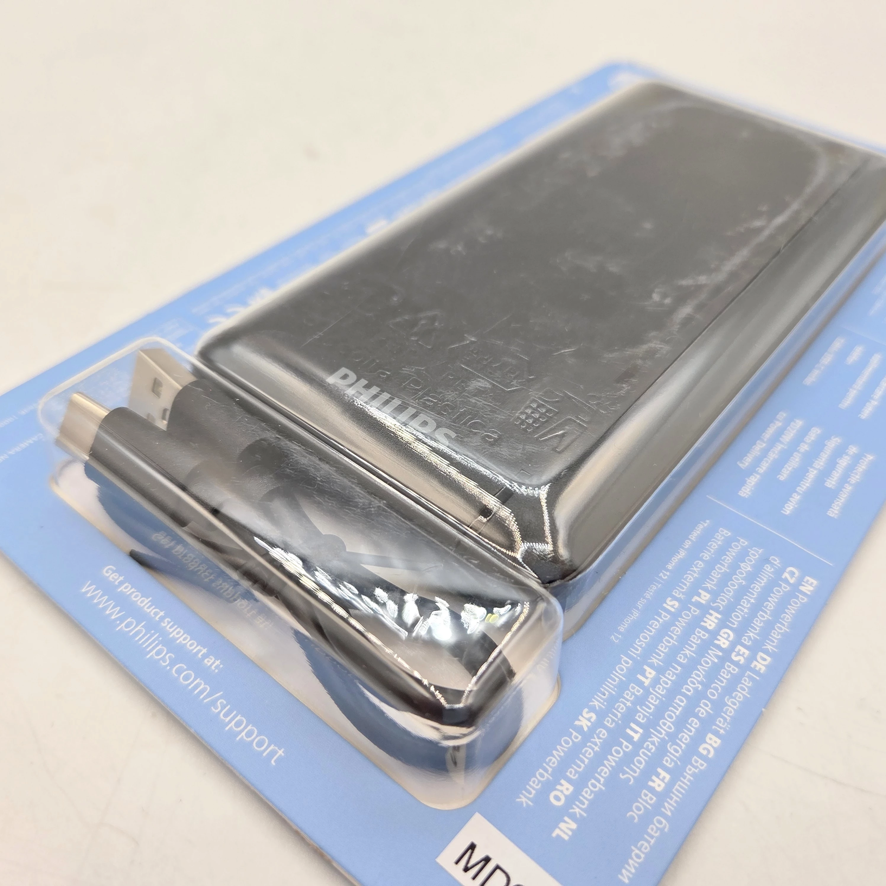 powerbank-philips-10000-mah-czarny-stan-11323-2