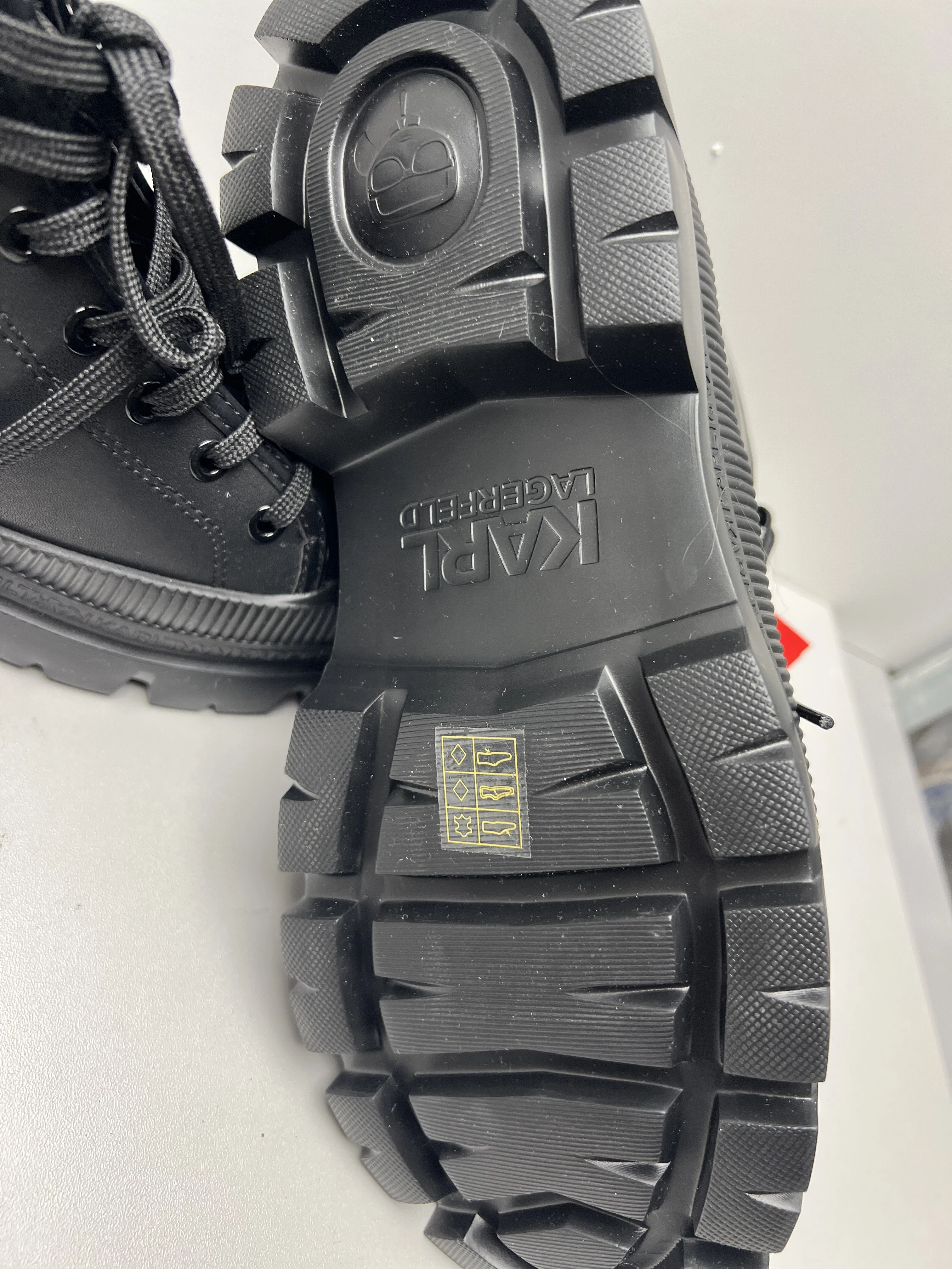 karl-lagerfeld-traperyr43-wysokosc-127848-380785