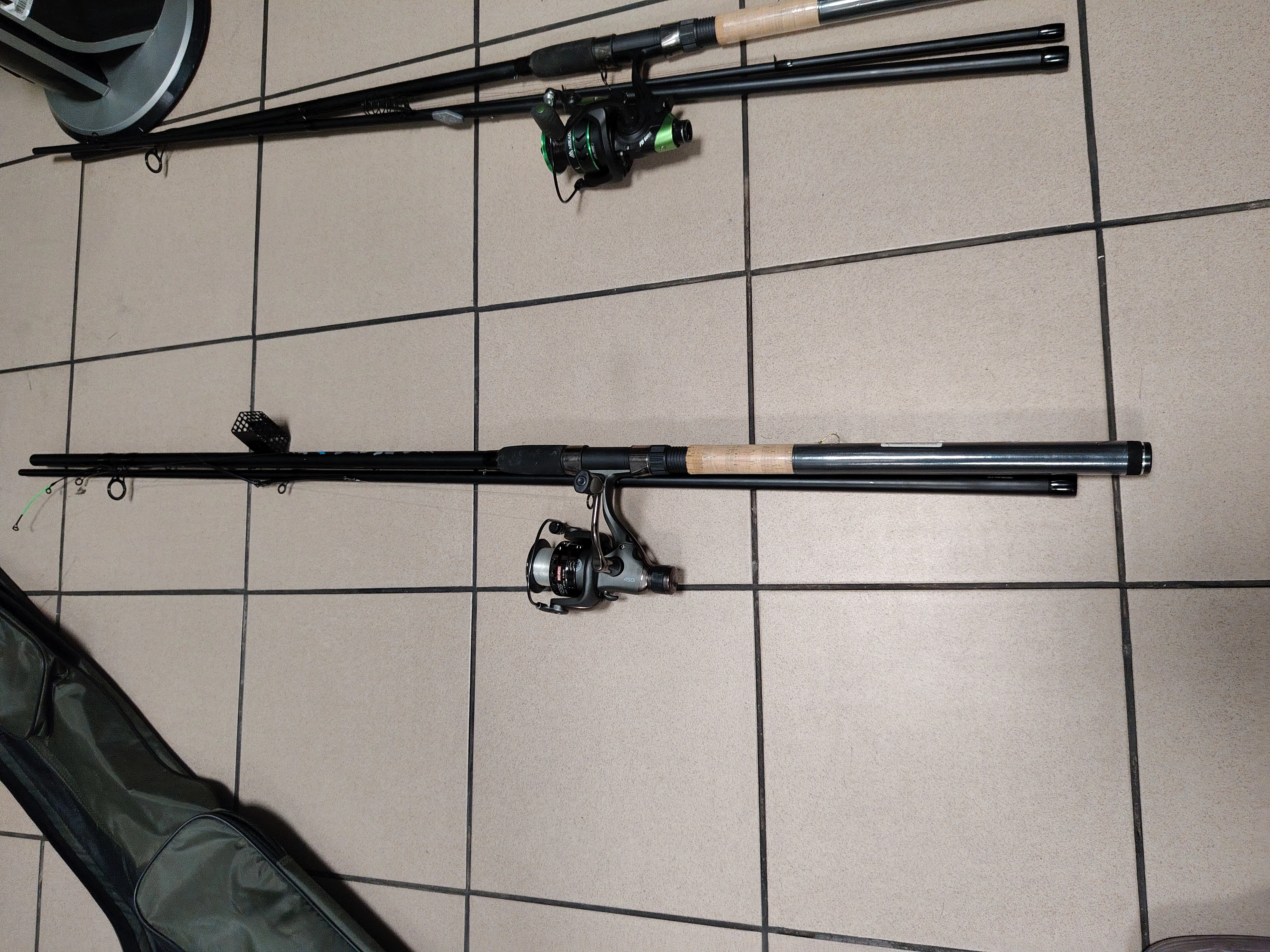 zestaw-wedkarski-gotowy-duzy-splawik-dwie-wedki-2x-kolowrotki-kod-producenta-zestaw-wedkarski-splawik-21m-dwie-wedki