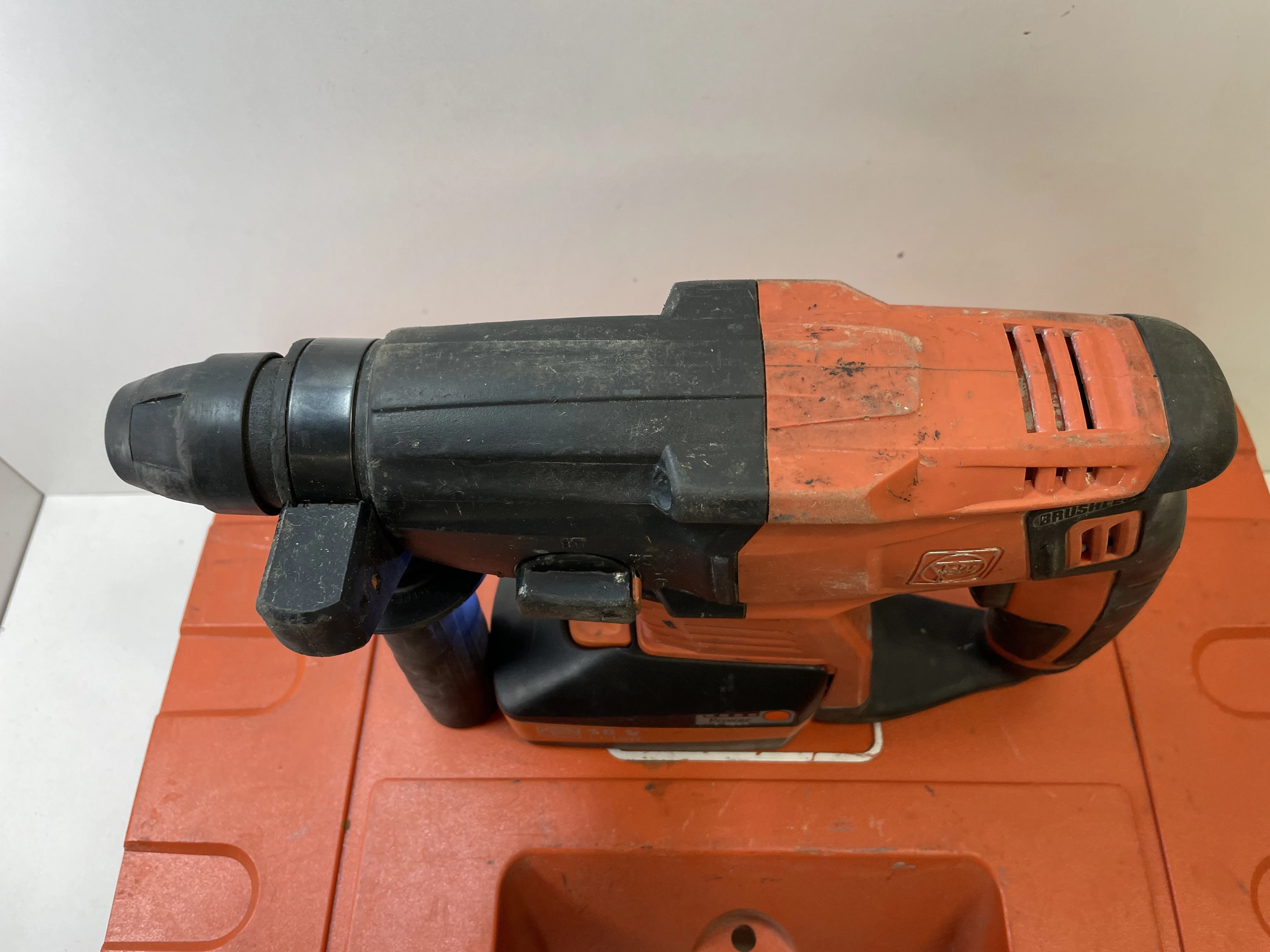 mlotowiertarka-fein-abh18ladowarkawalizka-stan-11323-2