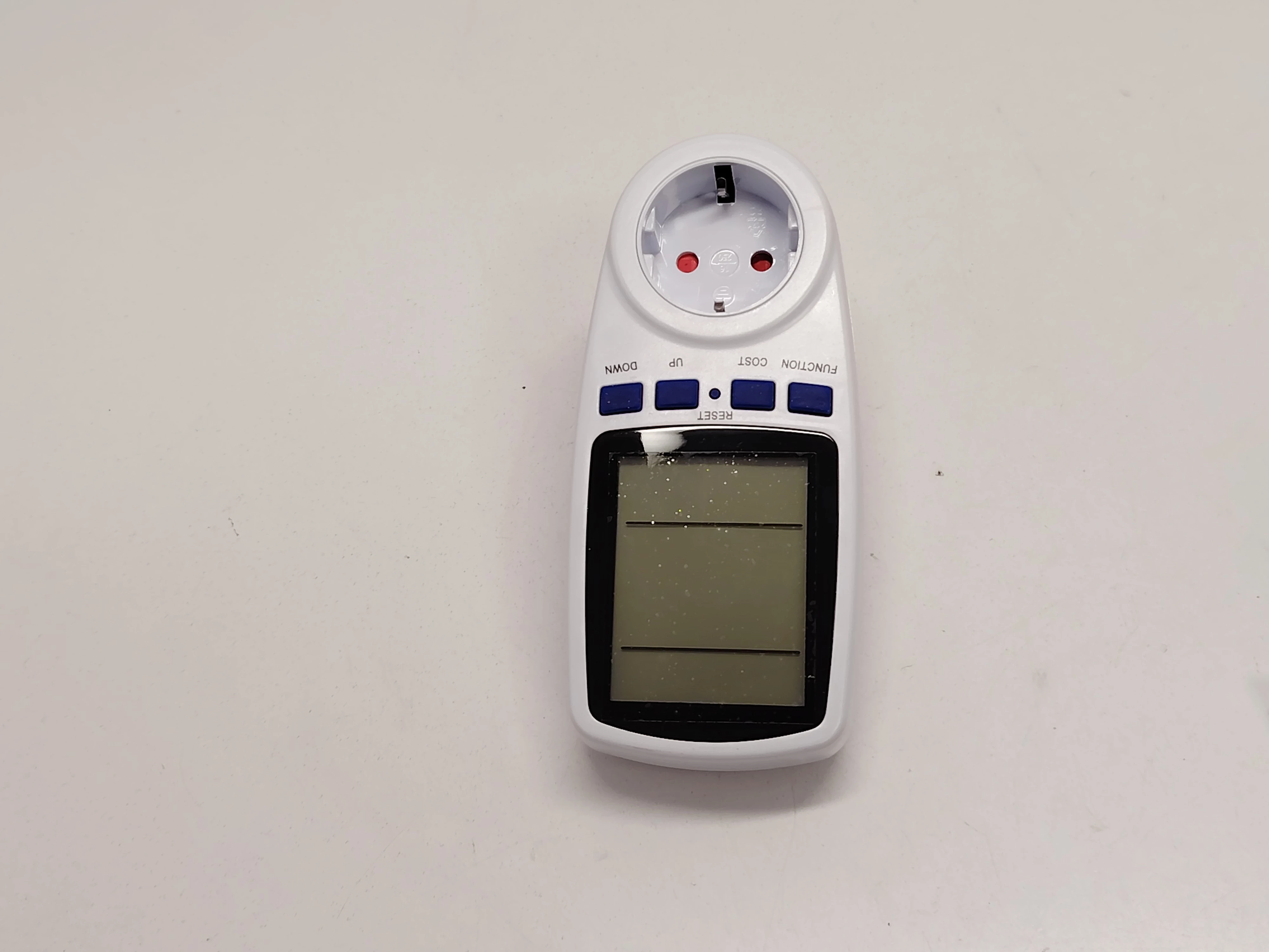 inteligentne-gniazdo-do-pomiaru-zuzycia-energii-watomierz-boh-warszawy-69-bartoszyce