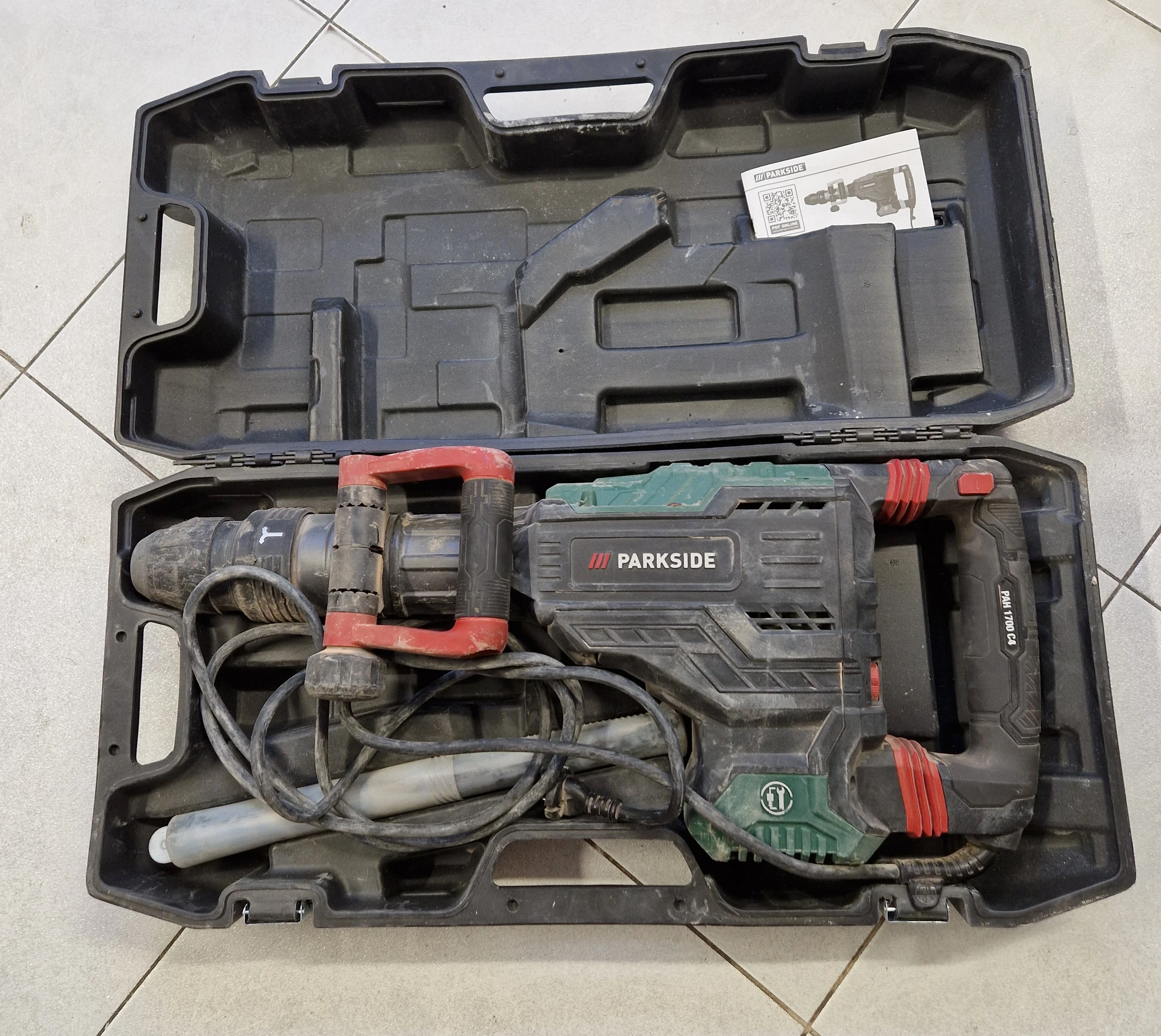 mlot-wyburzeniowy-parkside-pah-1700-c4-walizka-emilii-gierczak-35-szczecin-rs