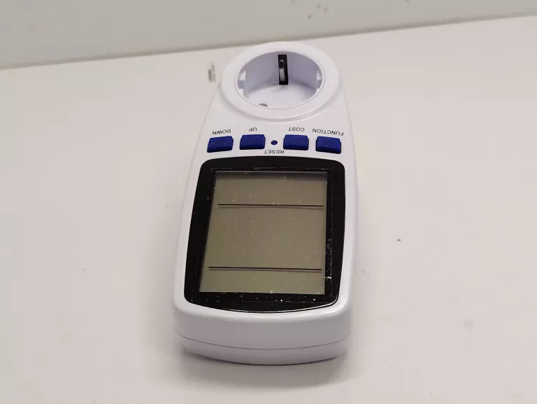 inteligentne-gniazdo-do-pomiaru-zuzycia-energii-watomierz-stan-11323-2