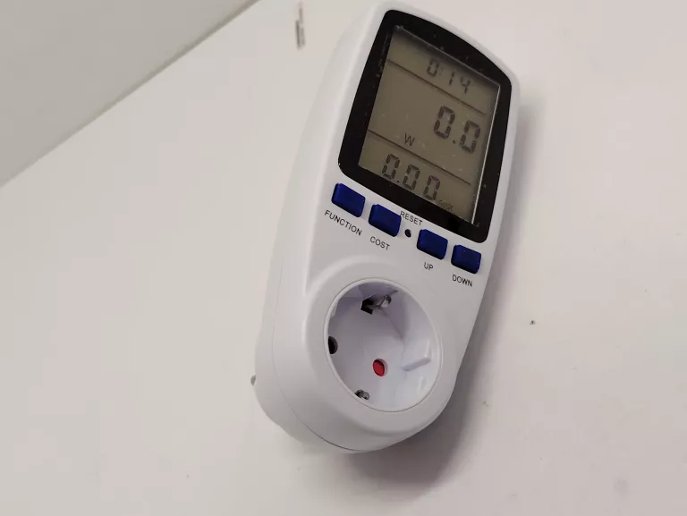 inteligentne-gniazdo-do-pomiaru-zuzycia-energii-watomierz-marka-248811-958954